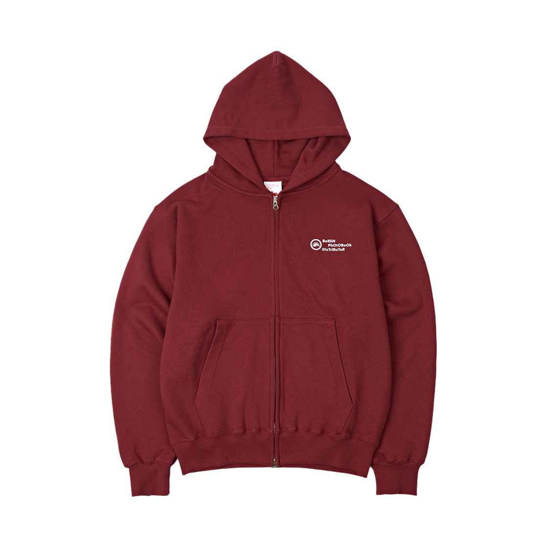 베를린 포토북 디스트리뷰션 미타르바이터 003 집업 후디 버건디(Berlin Photobook Distribution Mitarbeiter 003 Zip Hoodie Burgundy)