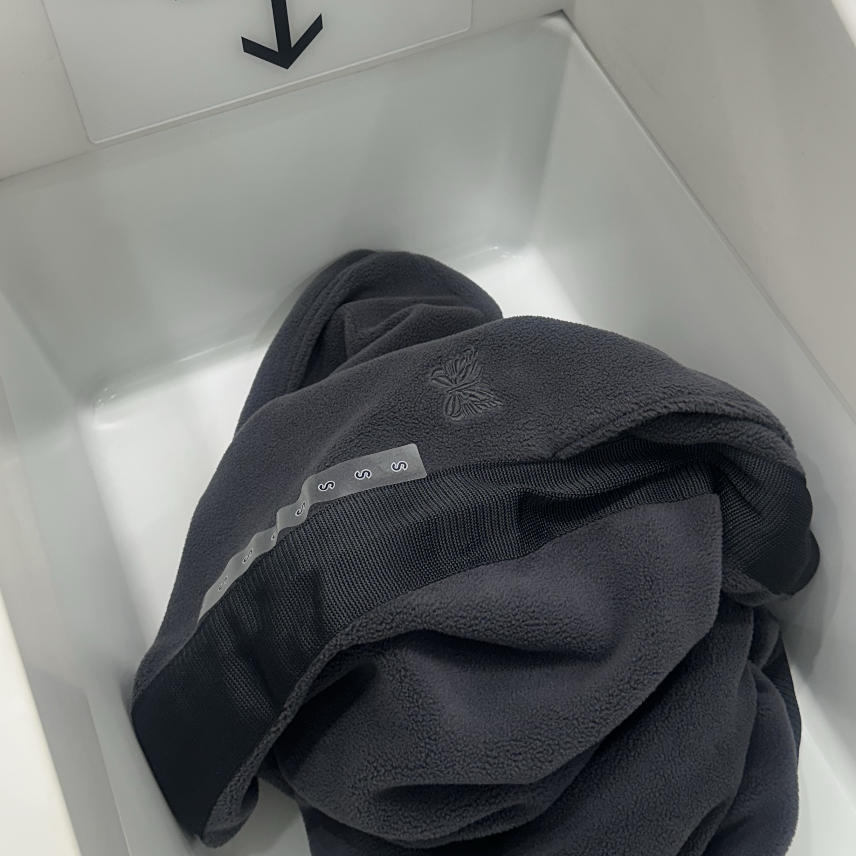 Uniqlo x Needles Fleece Wide Pants Dark Gray - KR 착용 스타일