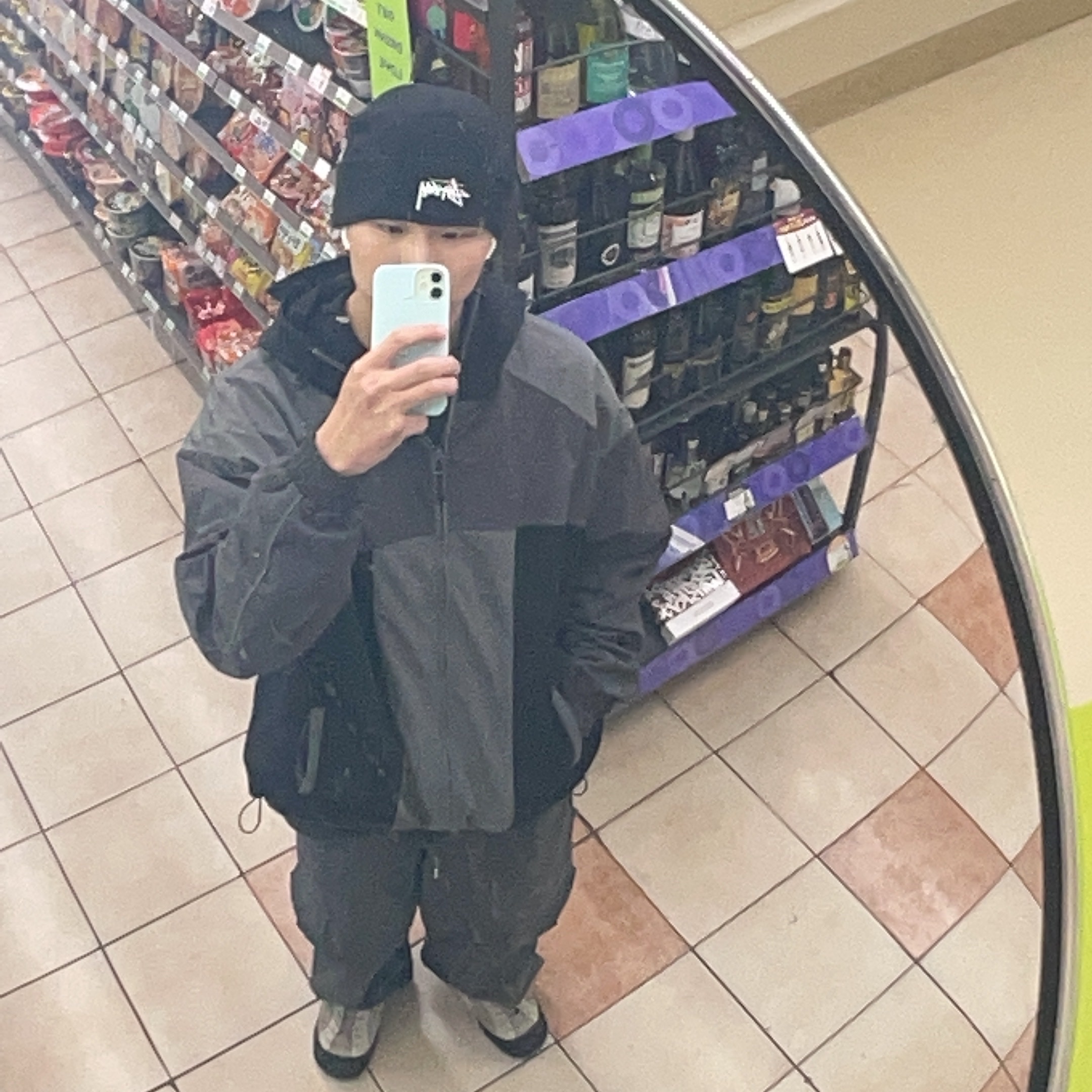 Stussy x Our Legacy Yin Yang Beanie Black, Keen x Hiking Patrol Jasper Rocks SP Sneakers Cuban Beige 착용 스타일