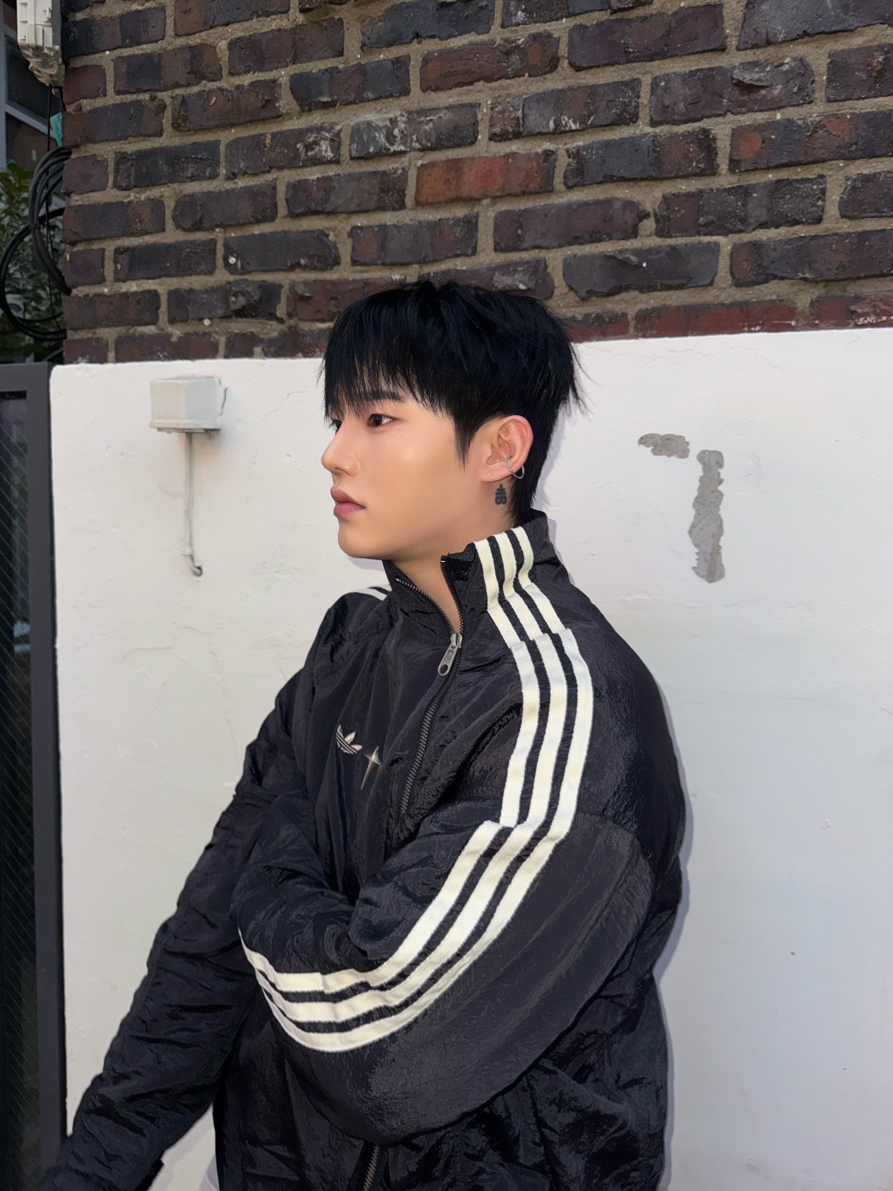 Adidas x Thug Club Woven Track Top Black Silver Metallic - KR Sizing, Adidas x Thug Club Woven Track Top Black Silver Metallic - US Sizing 착용 스타일 - 2