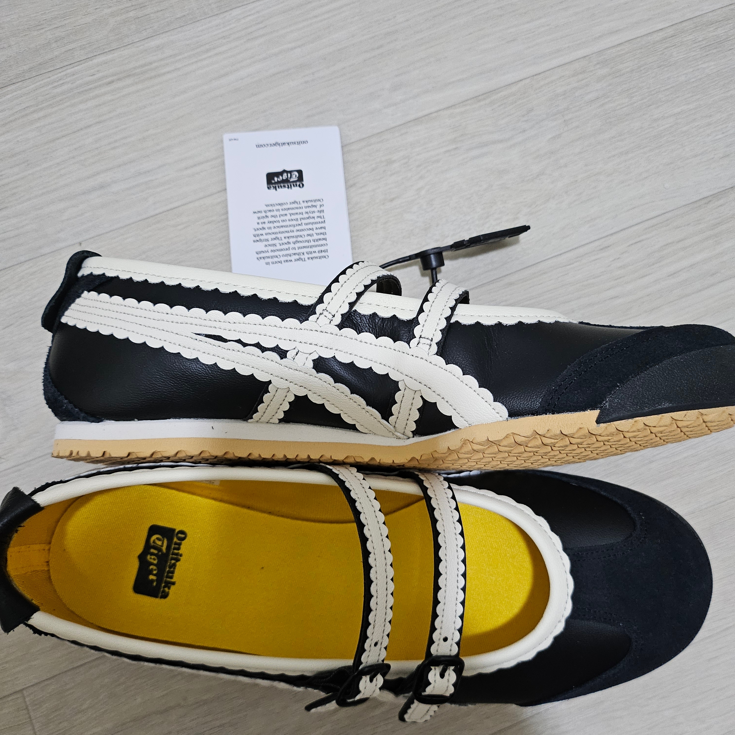 (W) Onitsuka Tiger Mexico 66 TGRS Black Cream 착용 스타일 - 2