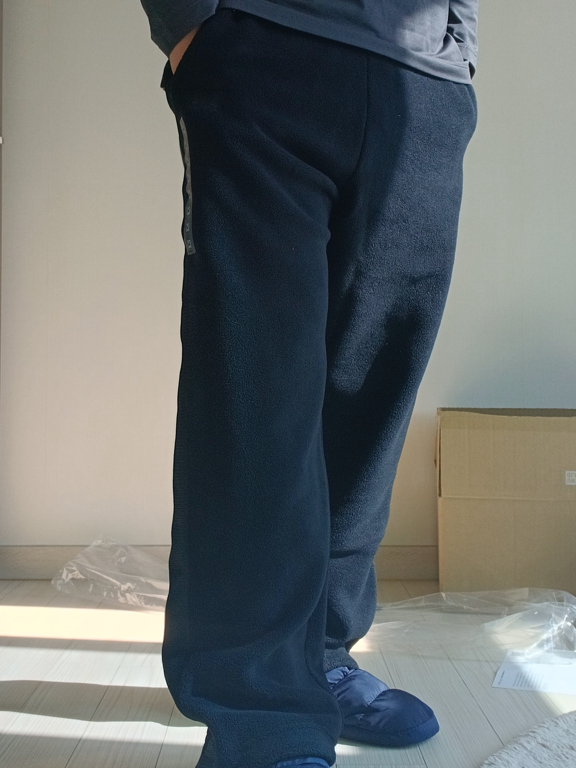 Uniqlo x Needles Fleece Wide Pants Black - KR 착용 스타일 - 3
