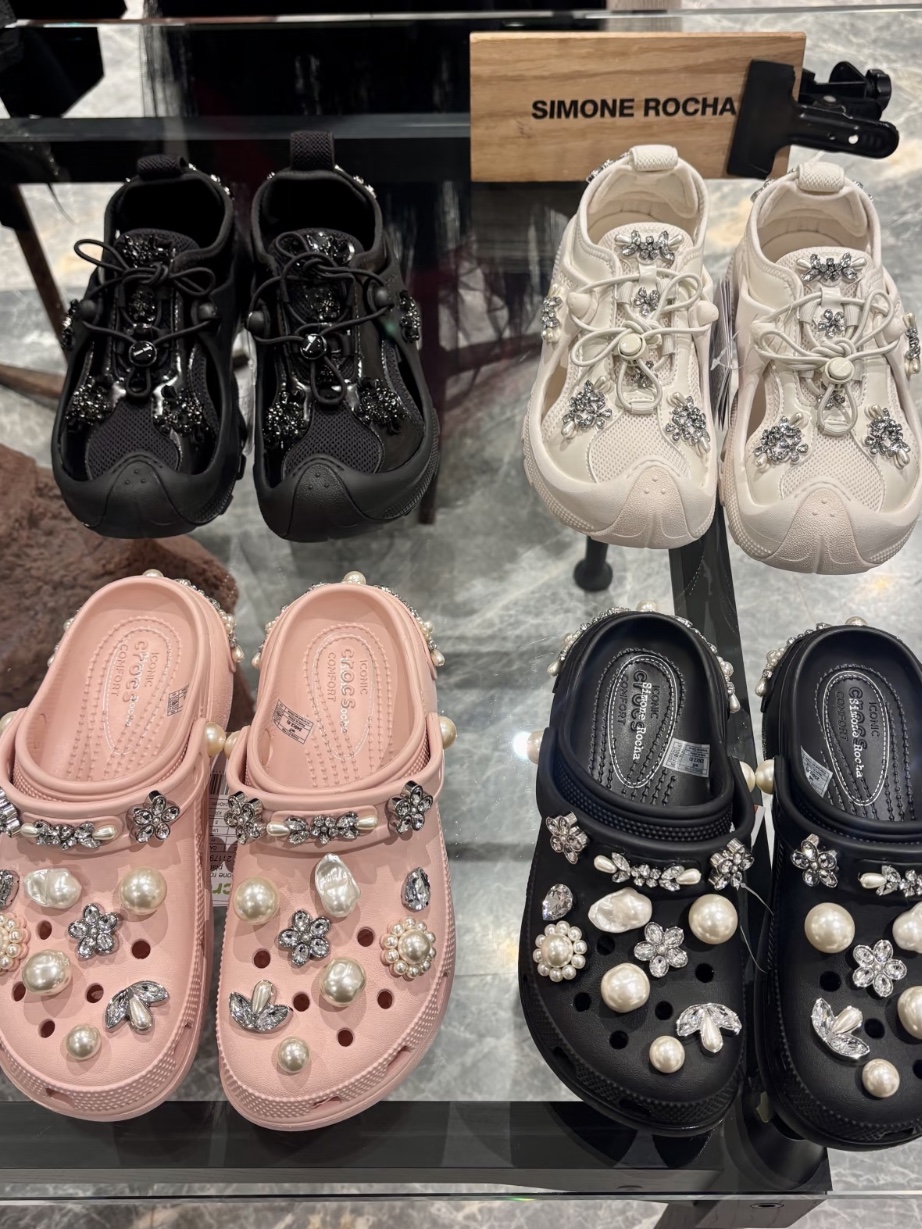 Crocs x Simone Rocha Trailbreak 2 Black, (W) Crocs x Simone Rocha Ballerina Platform Clog Black 착용 스타일 - 8