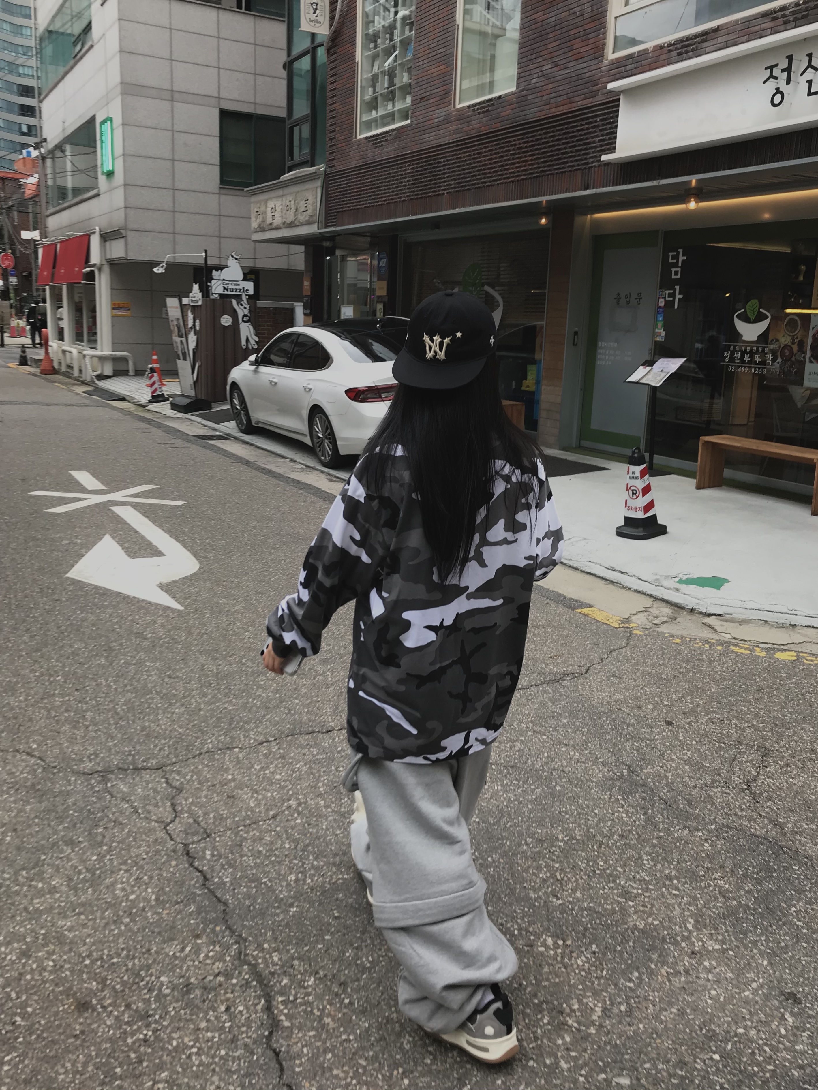 Supreme Small Box L/S T-Shirt Snow Camo - 25SS, MJD Detachable Carpenter Sweat Pants Melange Grey 착용 스타일 - 5