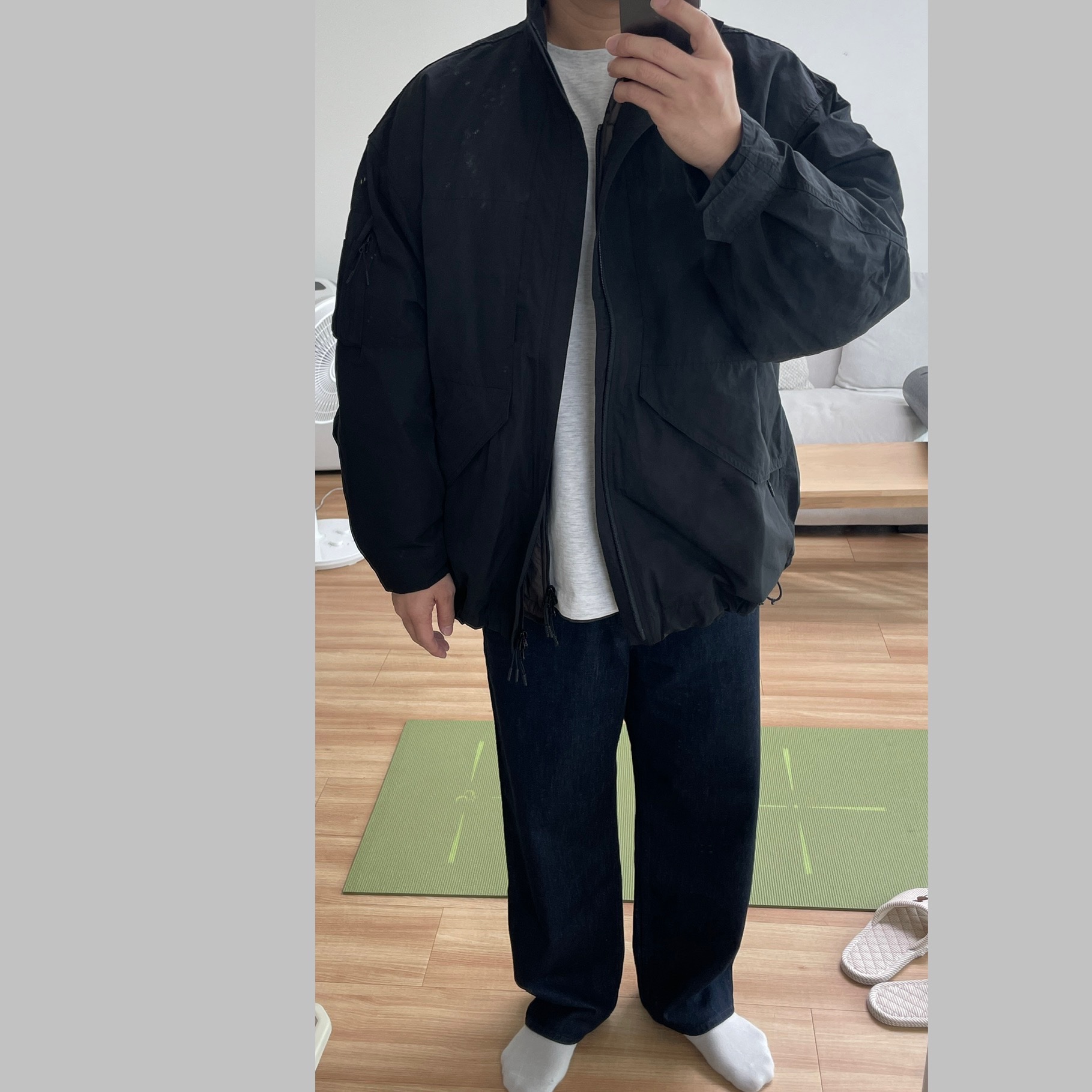 [FW25]moif Wide Patrol Jacket Black 착용 스타일