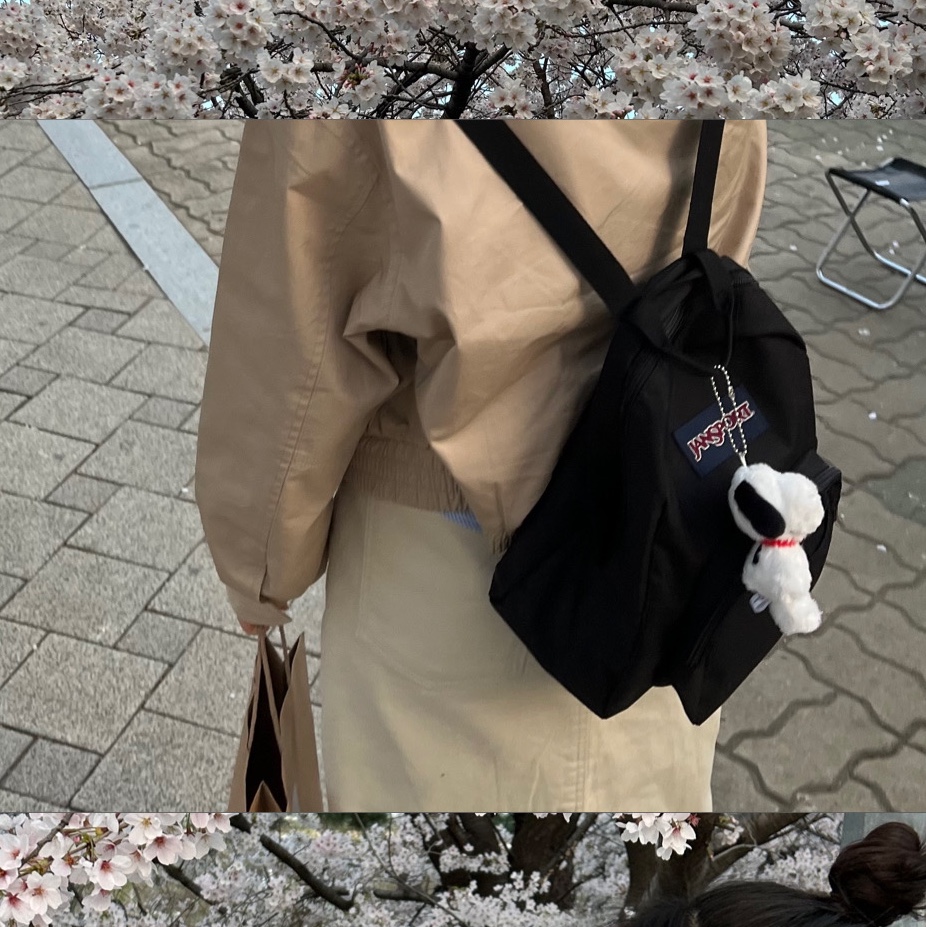 Jansport Half Pint Mini Backpack Black 착용 스타일
