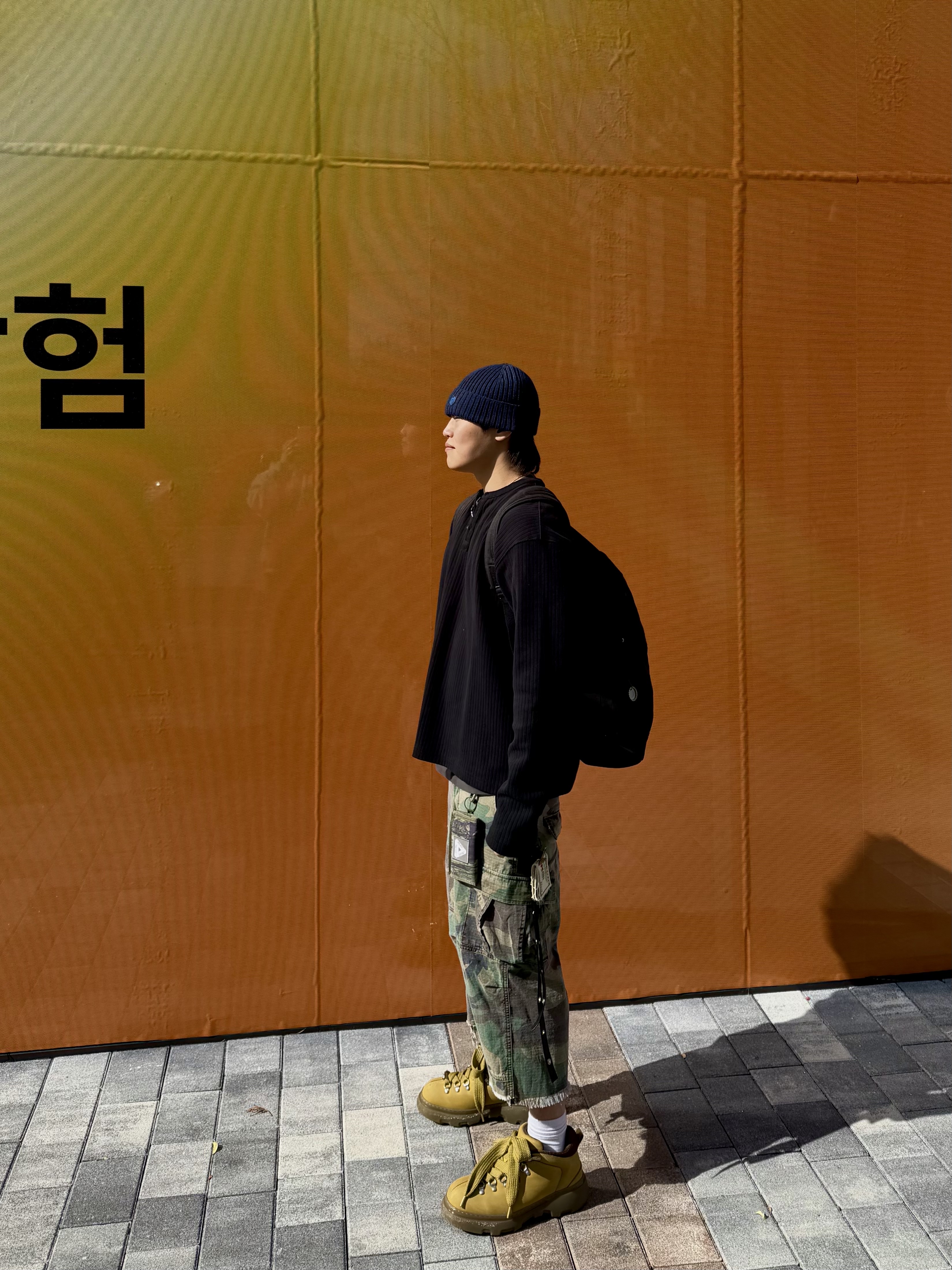 Burberry Trek Boots Manilla, Maison Kitsune Bold Fox Head Patch Ribbed Beanie Ink blue 착용 스타일 - 5