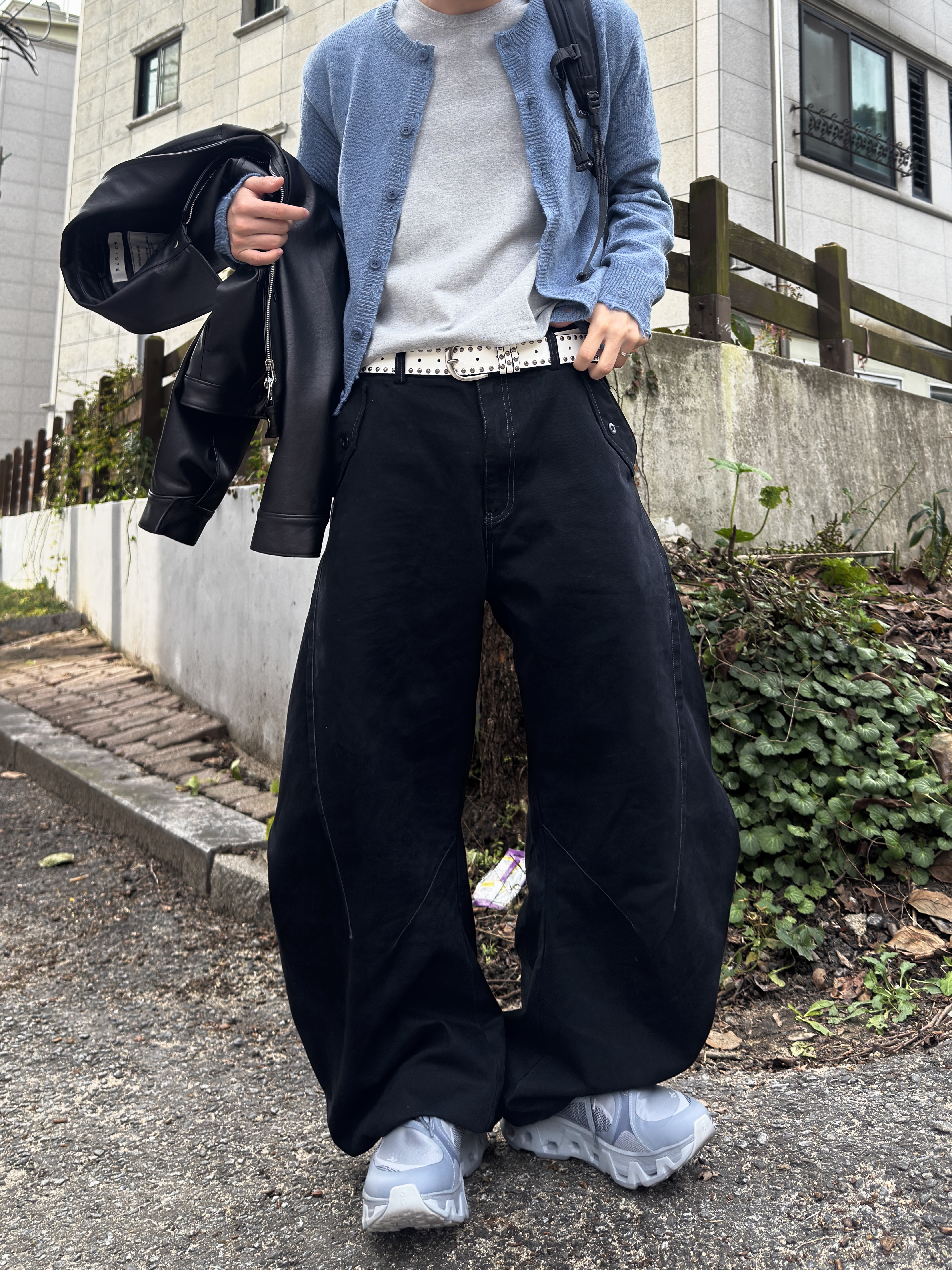 Honey Scoop House HNY Logo Trucker Cap Black, On Running x Post Archive Faction (Paf) Cloudmonster Hyper Phantom Apollo 착용 스타일 - 2