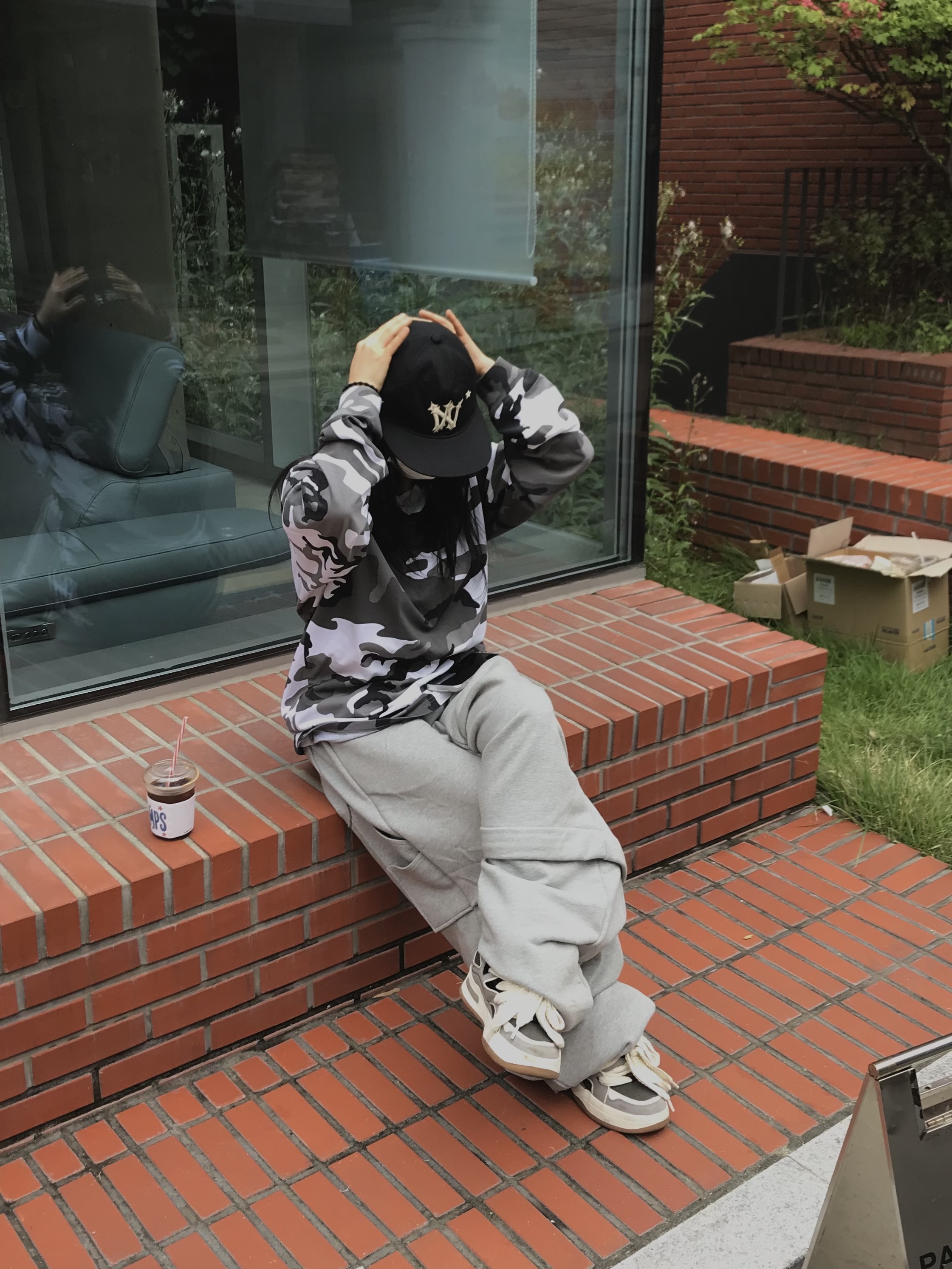 Supreme Small Box L/S T-Shirt Snow Camo - 25SS, MJD Detachable Carpenter Sweat Pants Melange Grey 착용 스타일 - 2
