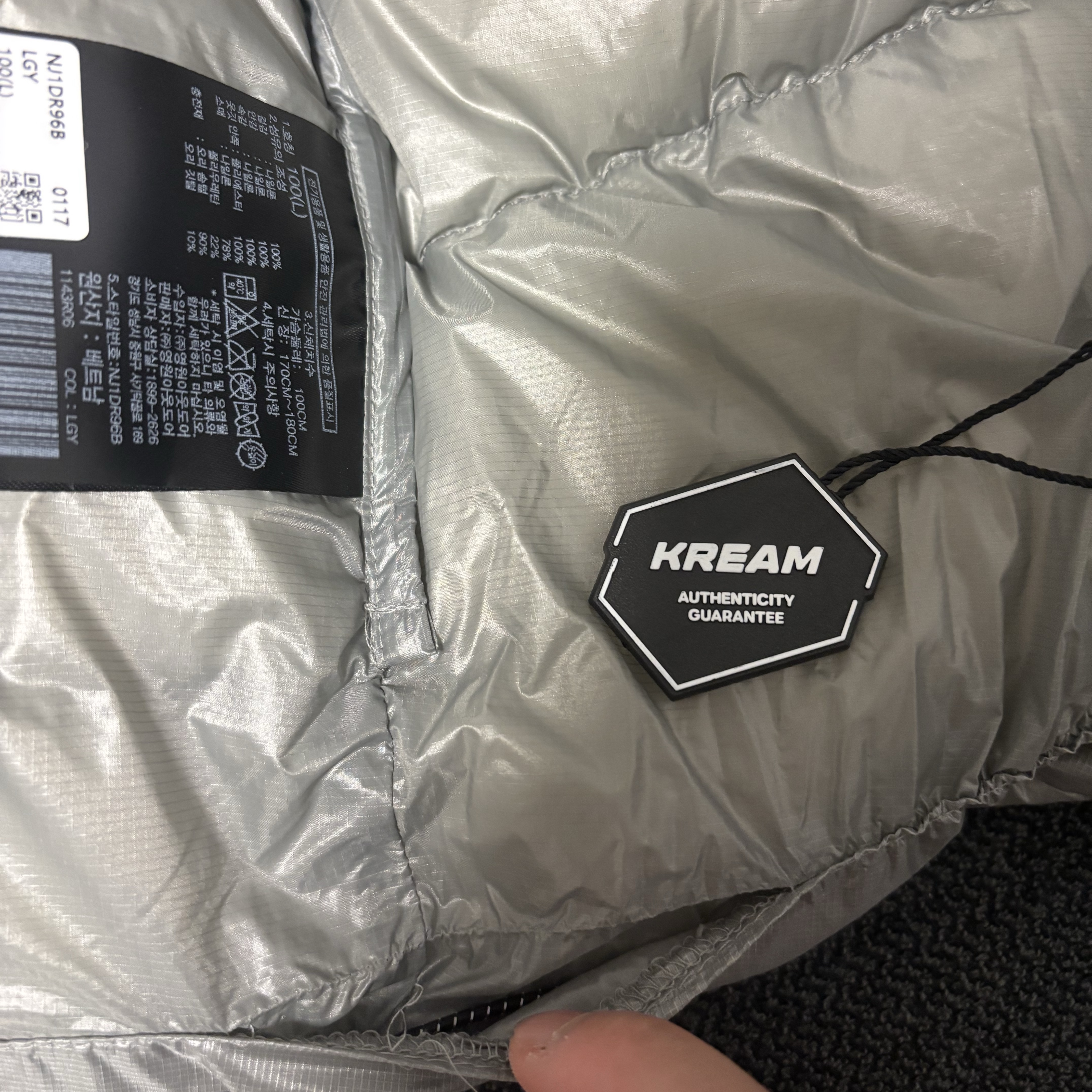 The North Face Summit Mattehorn RDS Down Jacket Light Gray 착용 스타일