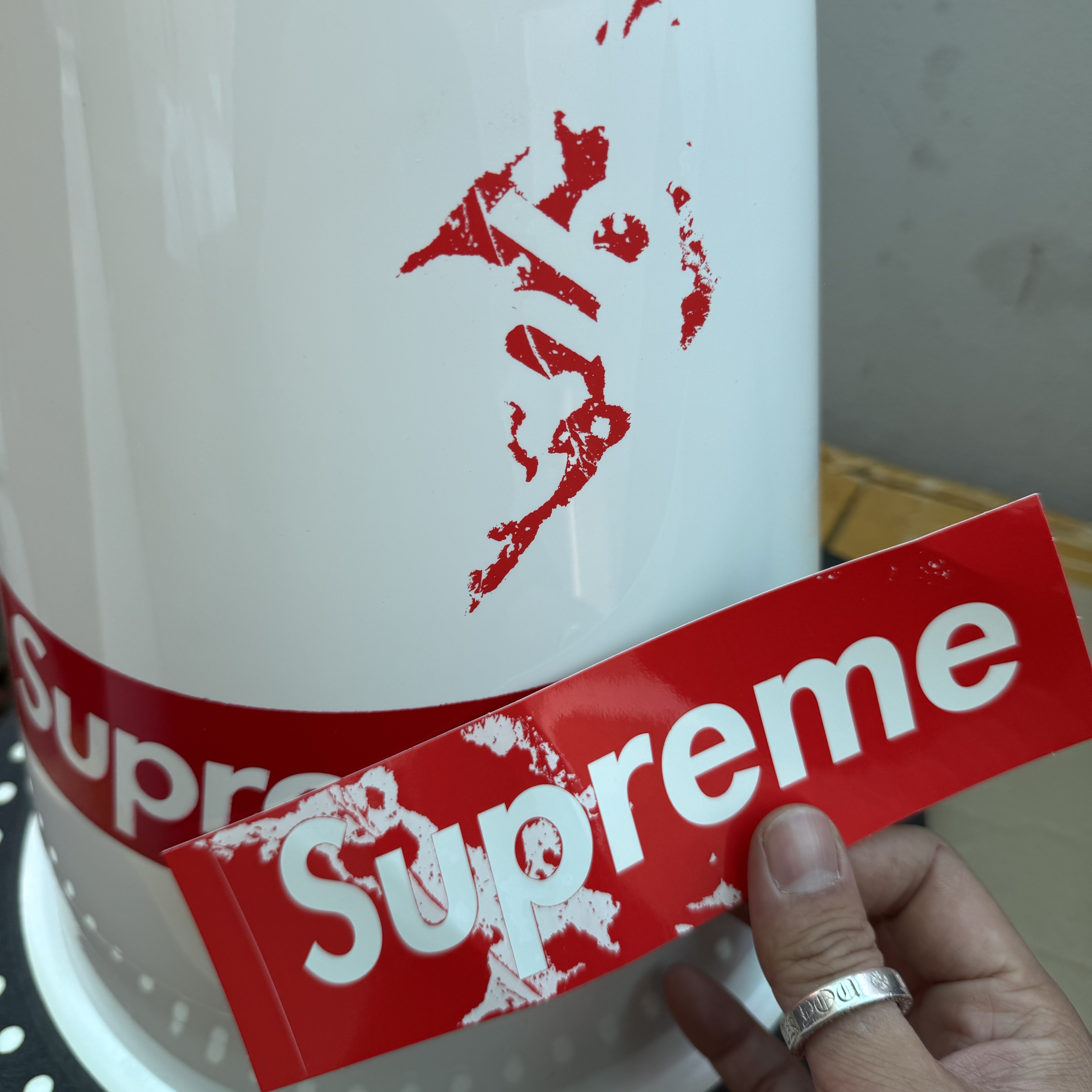 Supreme Traffic Cone White - 25FW 착용 스타일