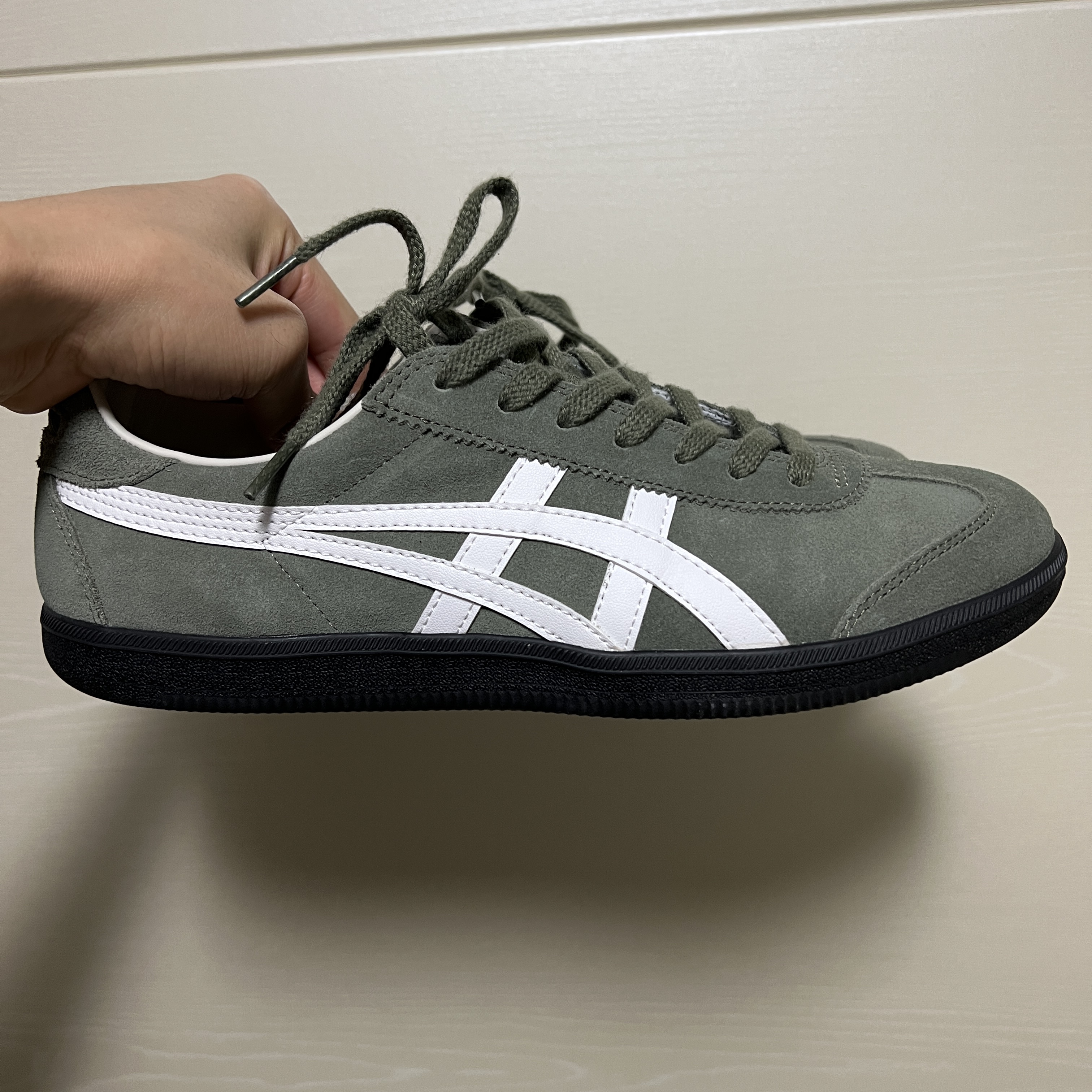 Onitsuka Tiger Tokuten Burnt Green 착용 스타일