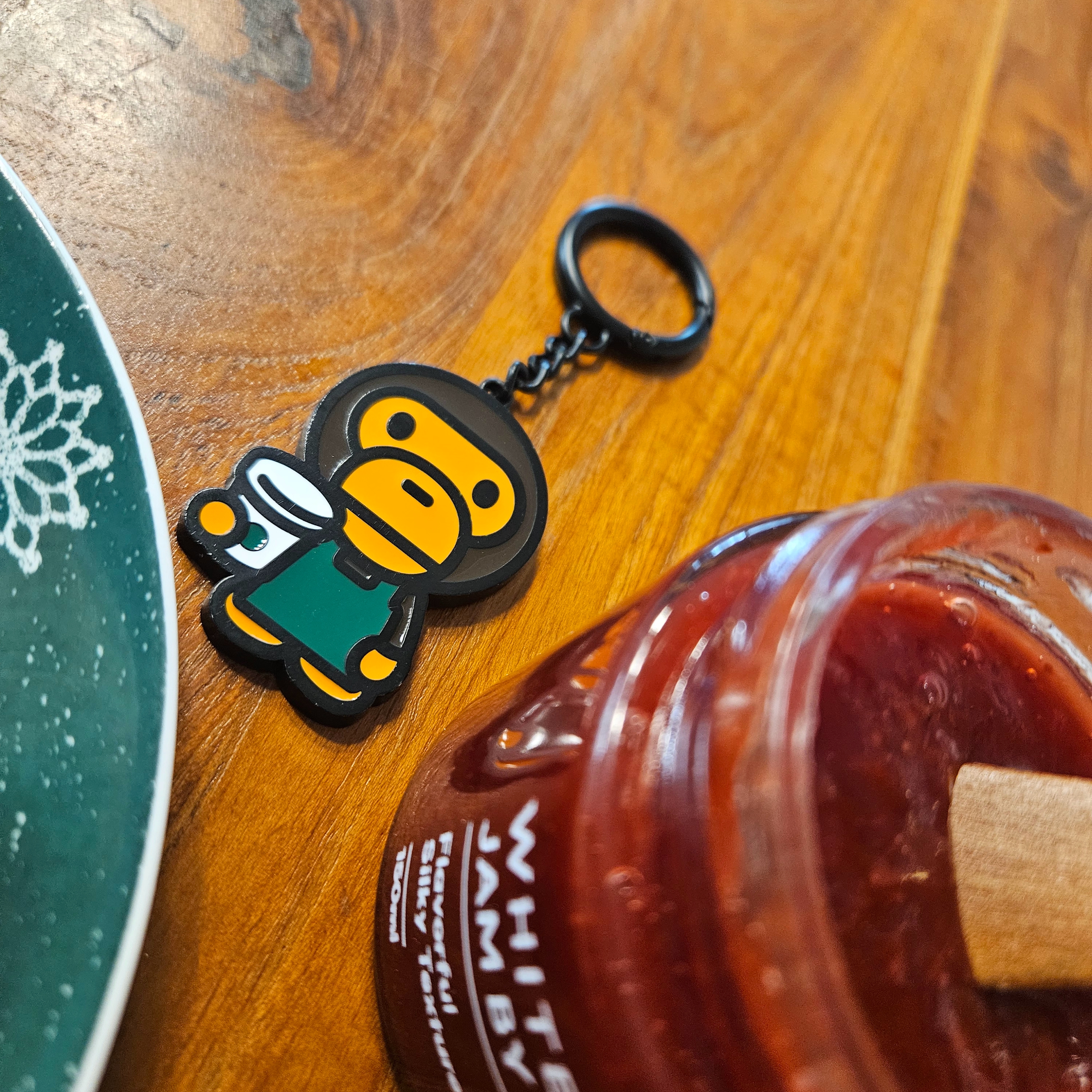 Starbucks x BAPE Baby Milo Keychain 착용 스타일 - 5