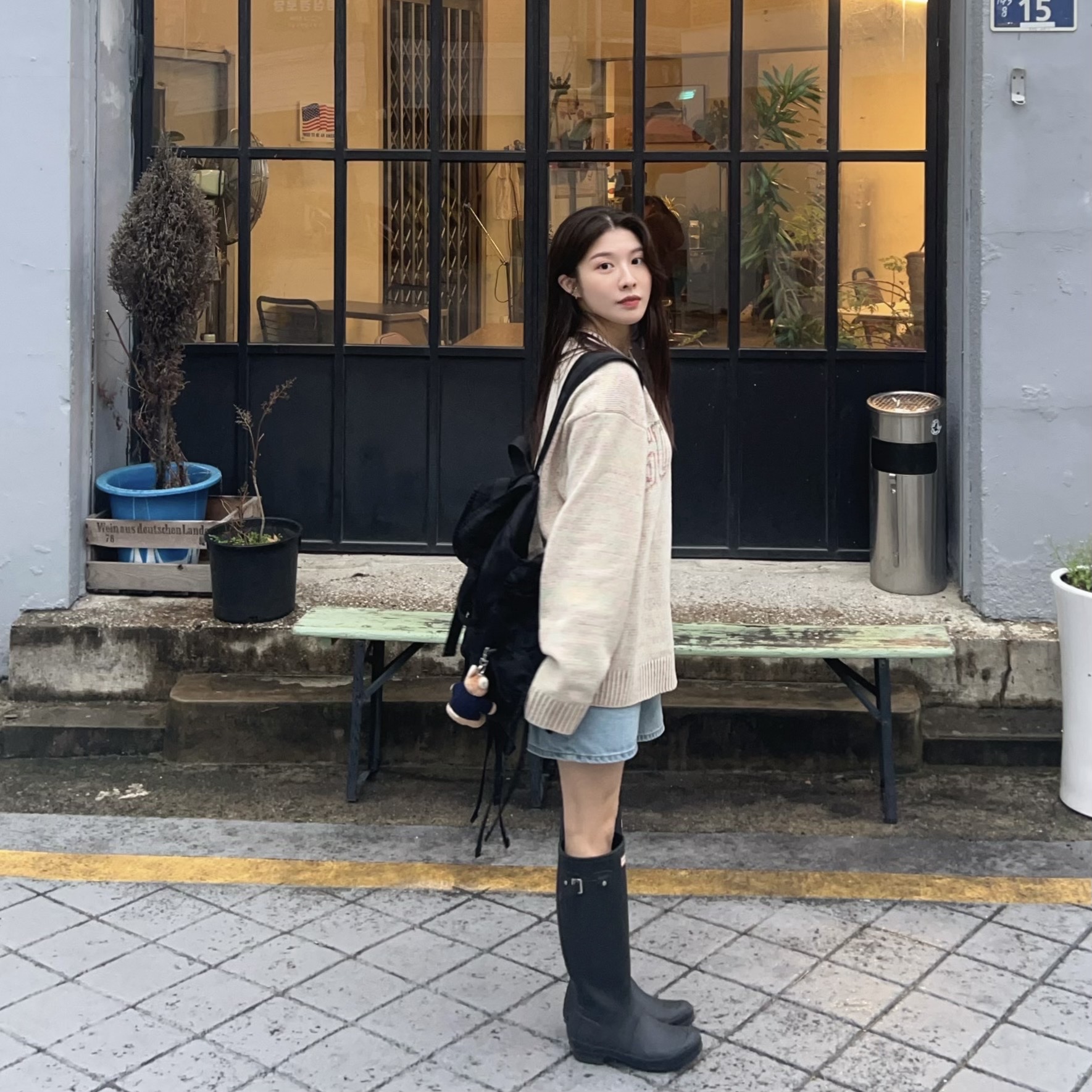 Supreme Contrast Arc Sweater White - 24SS, (W) Hunter Original Tall Rain Boots Black 착용 스타일 - 2