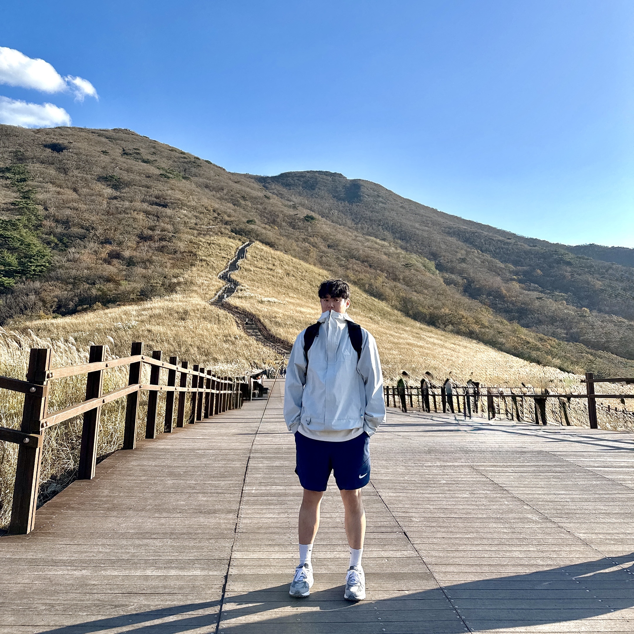 Nike ACG Storm-Fit ADV Cascade Rains Full Zip Jacket Photon Dust - Asia, (W) New Balance 993 Made in USA Grey - B Standard 착용 스타일 - 1