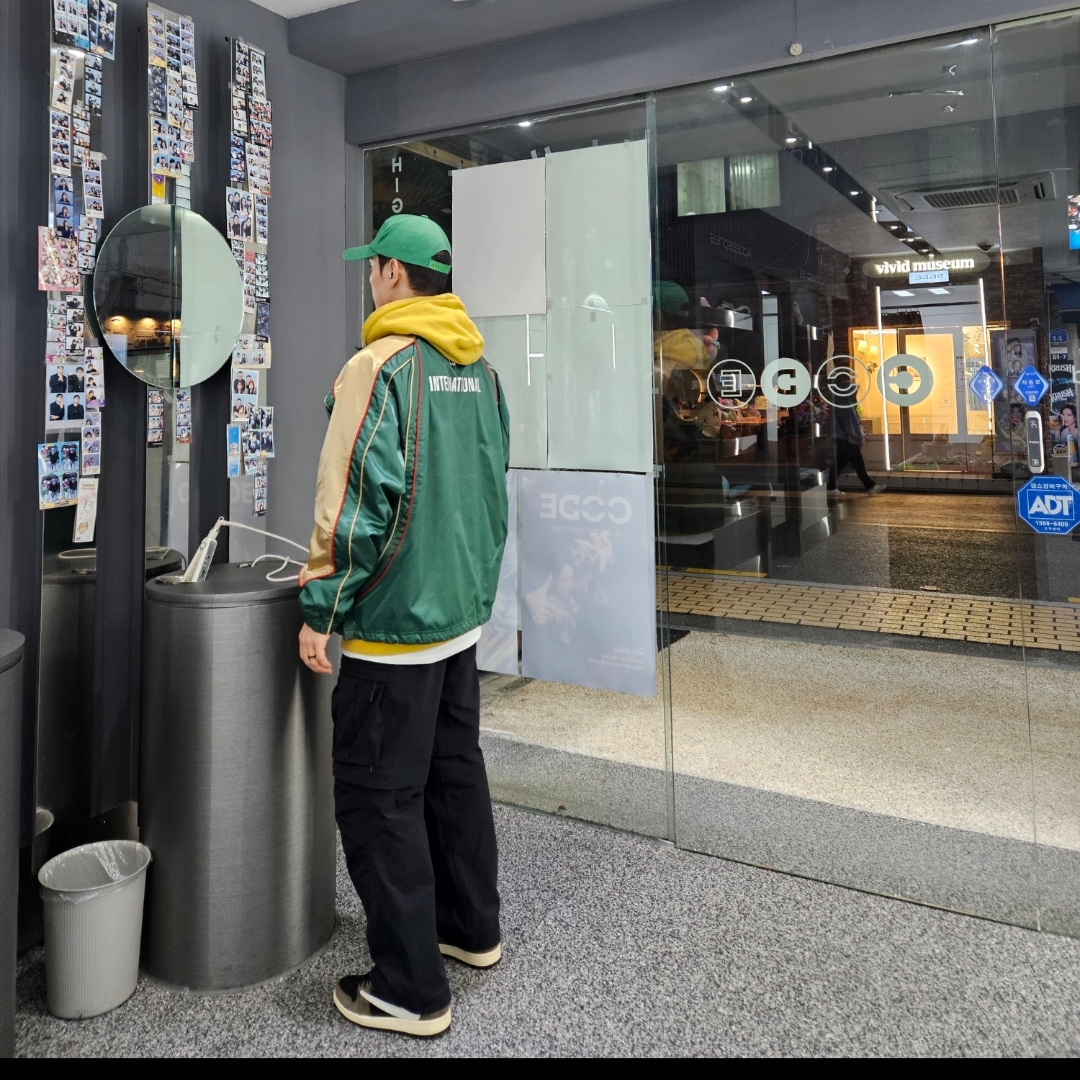 Supreme Satin Piping Pullover Green - 25SS, Nike ACG Smith Summit Cargo Pants Black Anthracite - Asia 착용 스타일 - 1