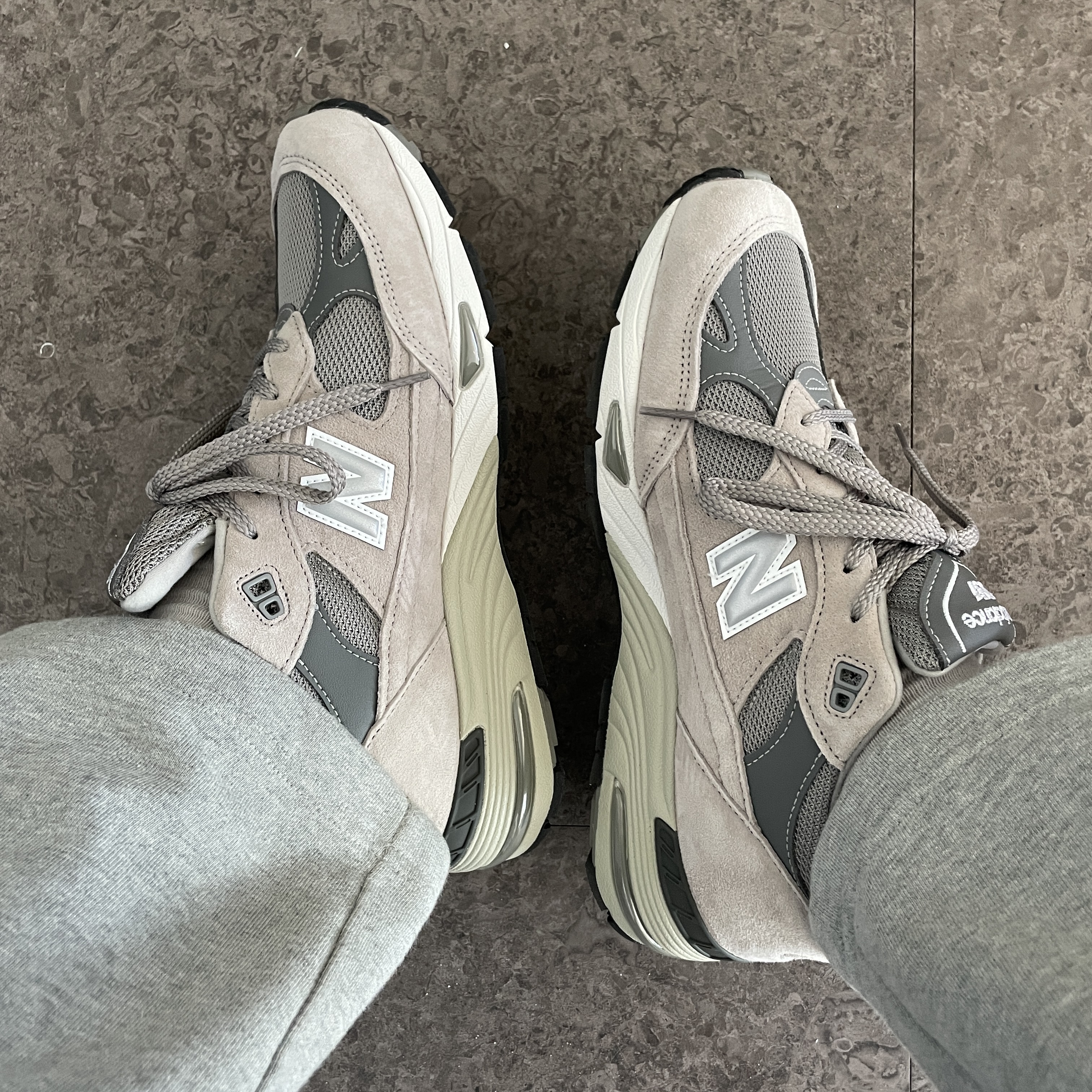 New Balance 991 Made in UK Grey 착용 스타일