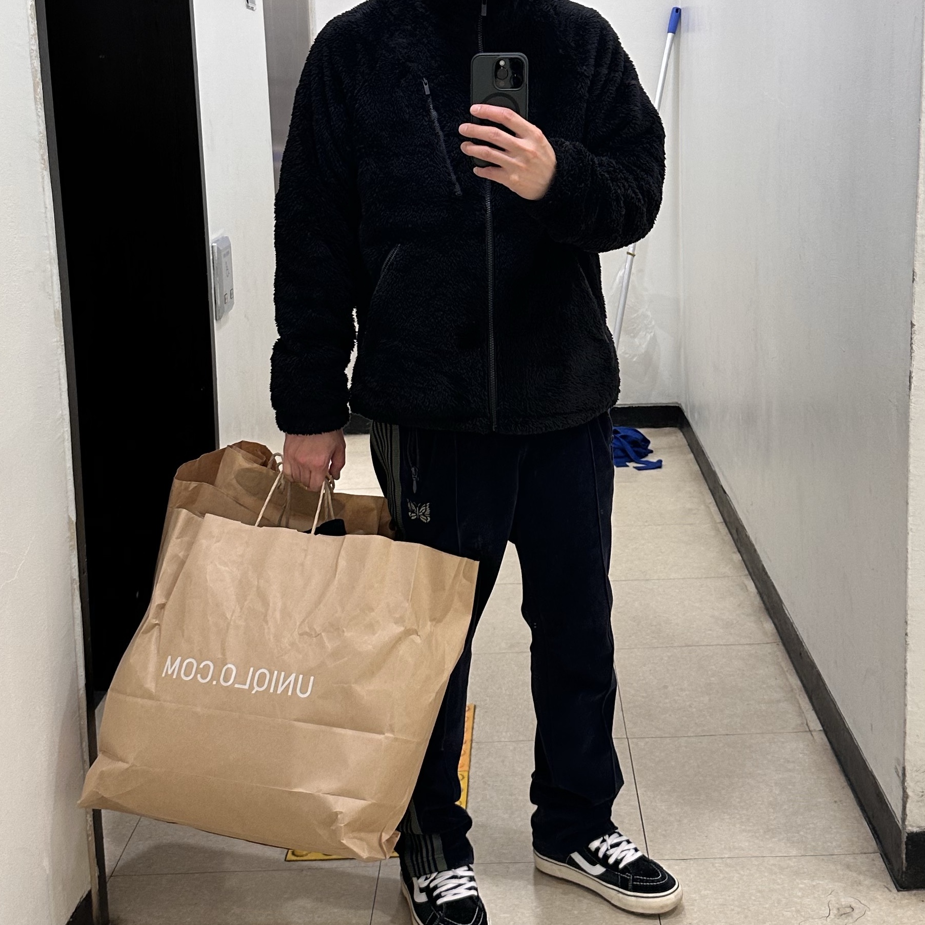 Uniqlo x Needles Fleece Jacket Black - KR 착용 스타일