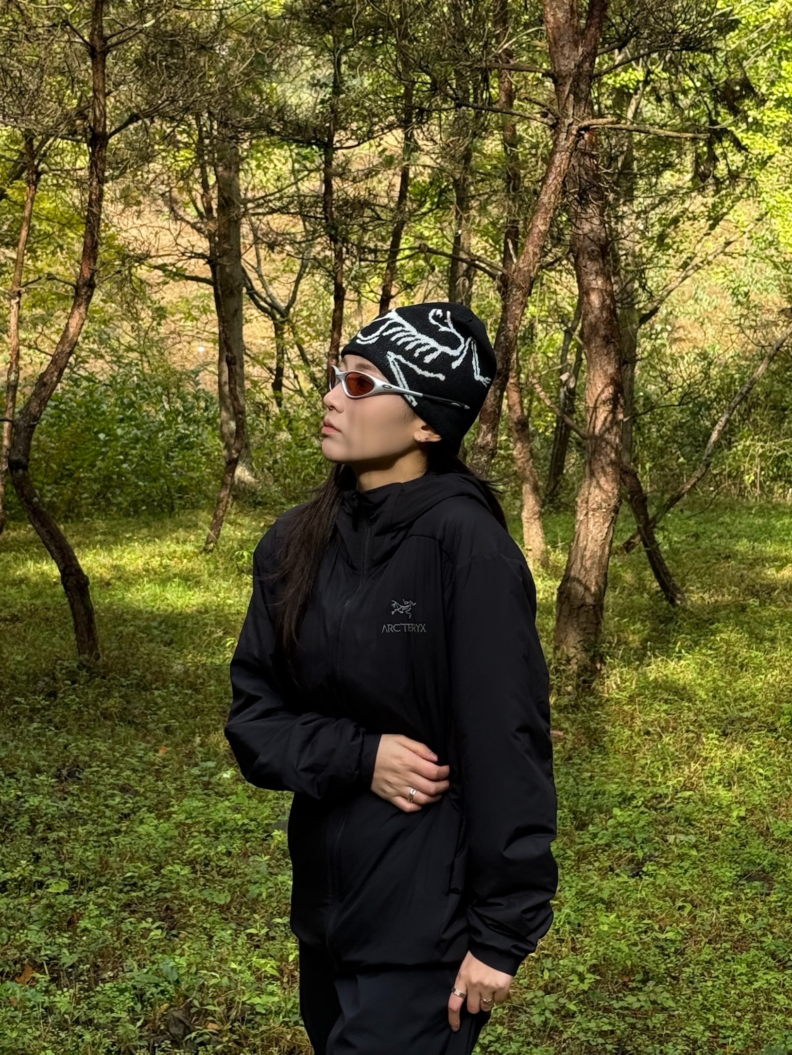 Arc'teryx Bird Head Toque Orca, Arc'teryx Atom Hoody Black 착용 스타일 - 4