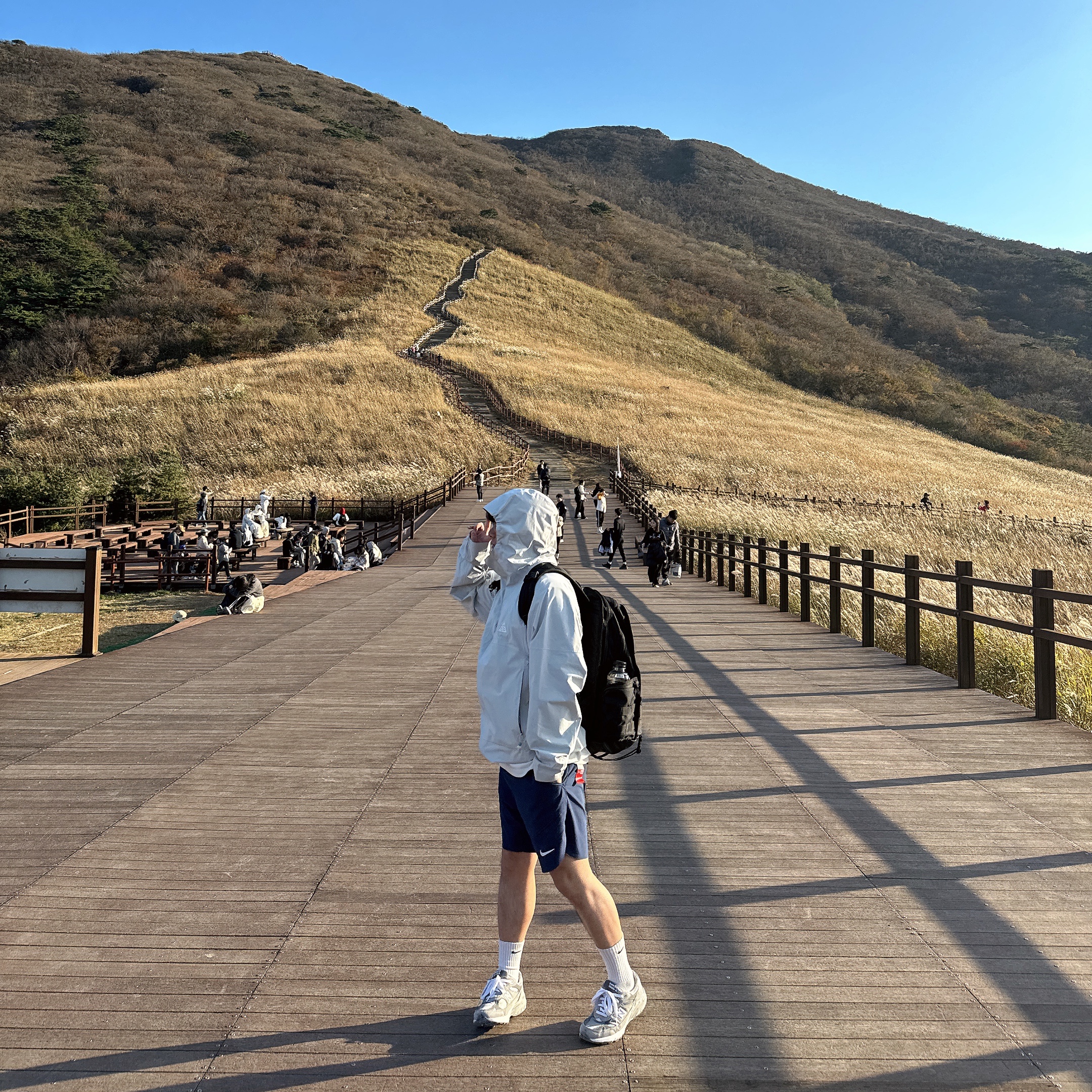 Nike ACG Storm-Fit ADV Cascade Rains Full Zip Jacket Photon Dust - Asia, (W) New Balance 993 Made in USA Grey - B Standard 착용 스타일 - 2