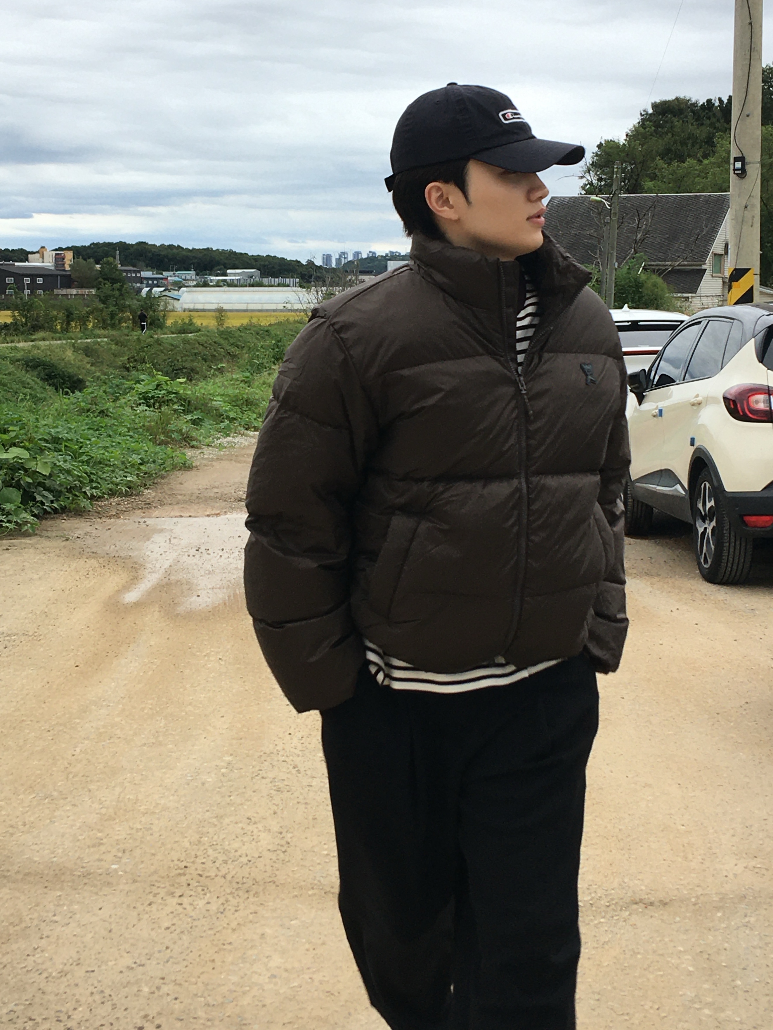[6% 적립] NegativeThree Moley Tracking Sneakers Nut Brown 착용 스타일 - 2
