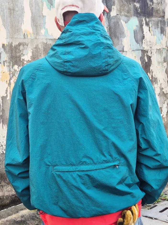 QT8 GARMENTS Nostalgia Windbreaker Green 착용 스타일 - 8