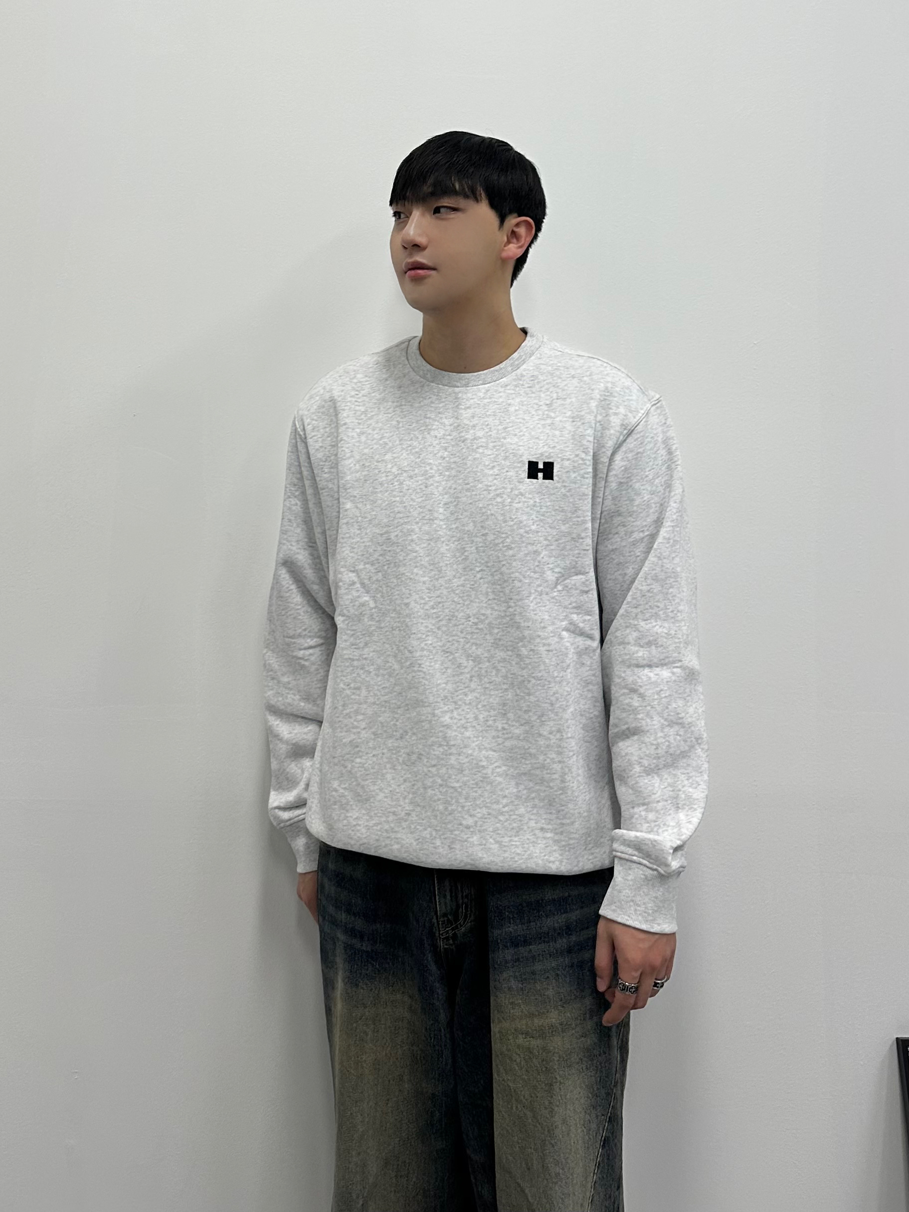 Maison Mihara Yasuhiro Blakey OG Sole Canvas Low-top Sneakers White 착용 스타일 - 2
