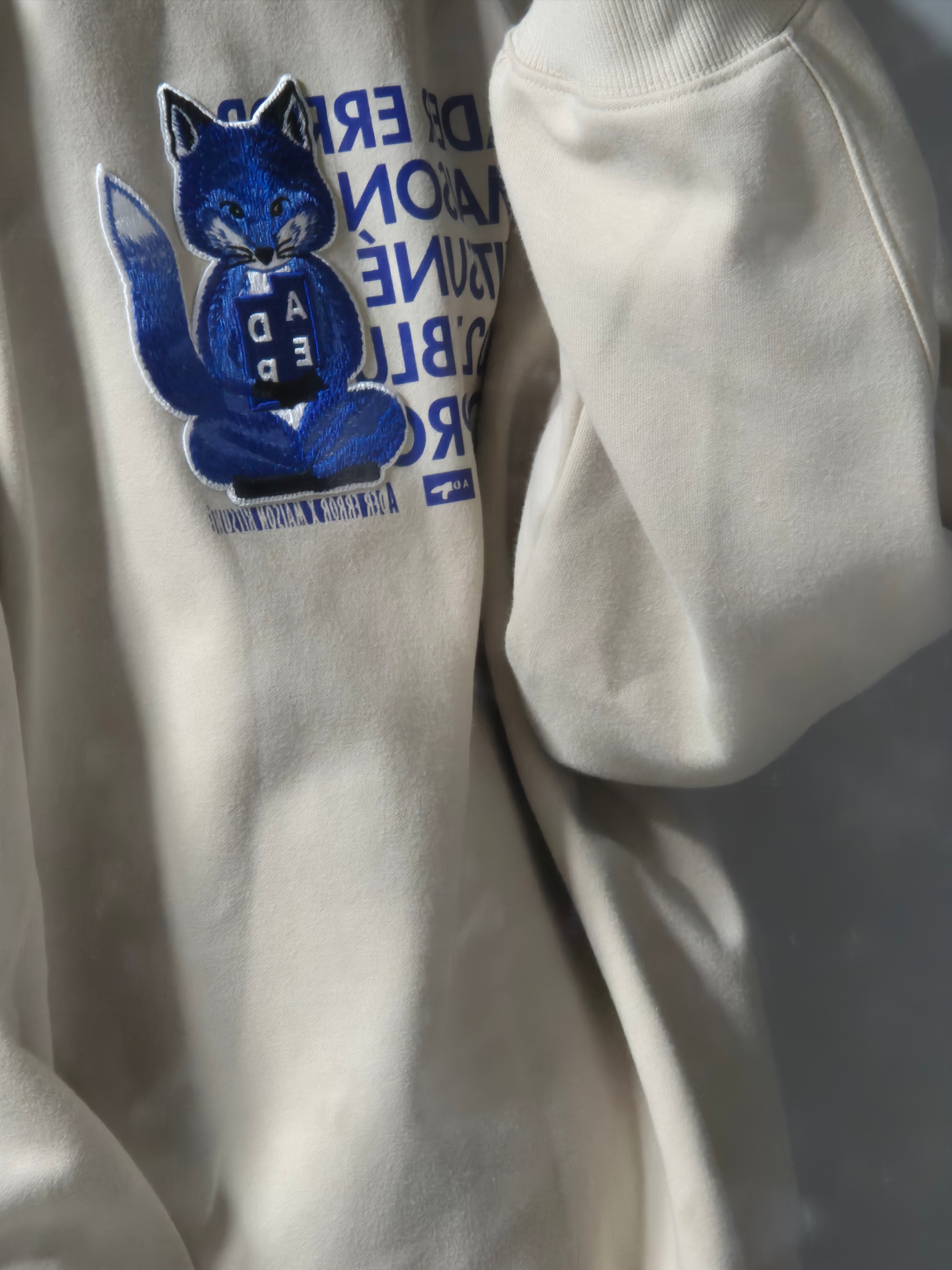 Maison Kitsune x Ader Error Meditation Fox Sweatshirt Ivory 착용 스타일 - 2