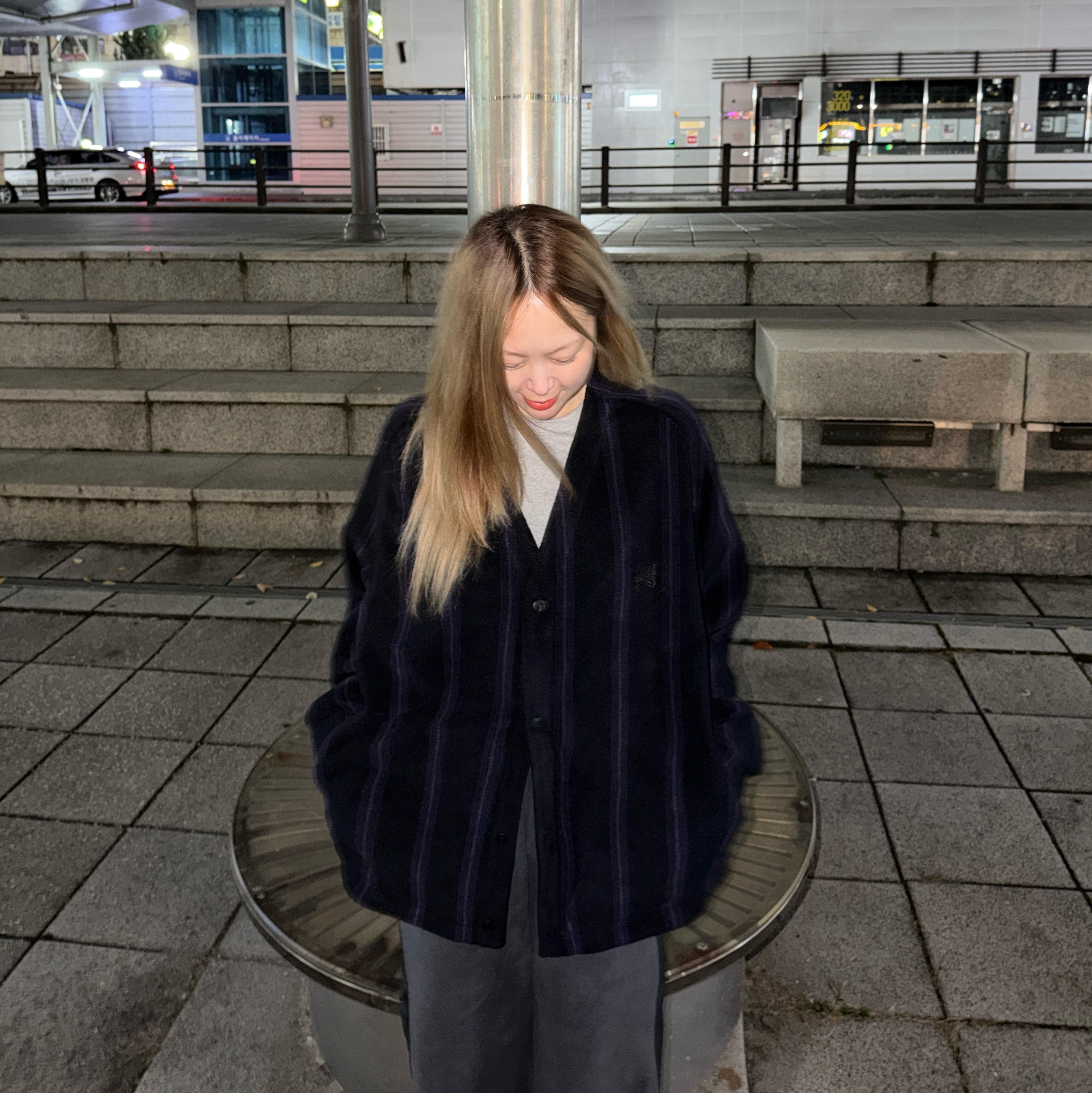 Uniqlo x Needles Fleece Oversized Cardigan Black - KR, Uniqlo x Needles Fleece Oversized Cardigan Black - JP 착용 스타일 - 4