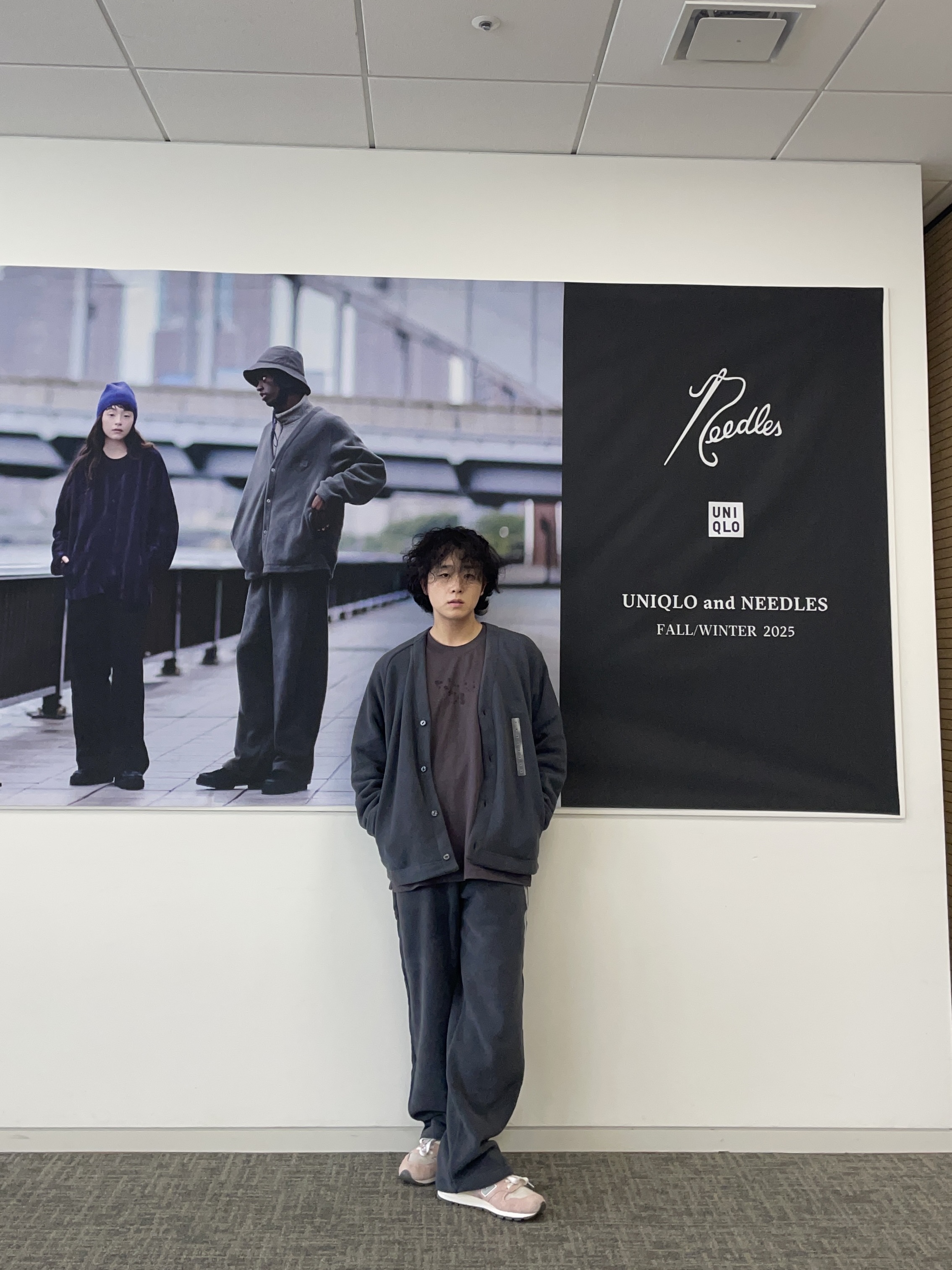 Uniqlo x Needles Fleece Oversized Cardigan Black - KR, Needles H.D. Buggy Pants Jean 12 Oz Denim Indigo 착용 스타일 - 2