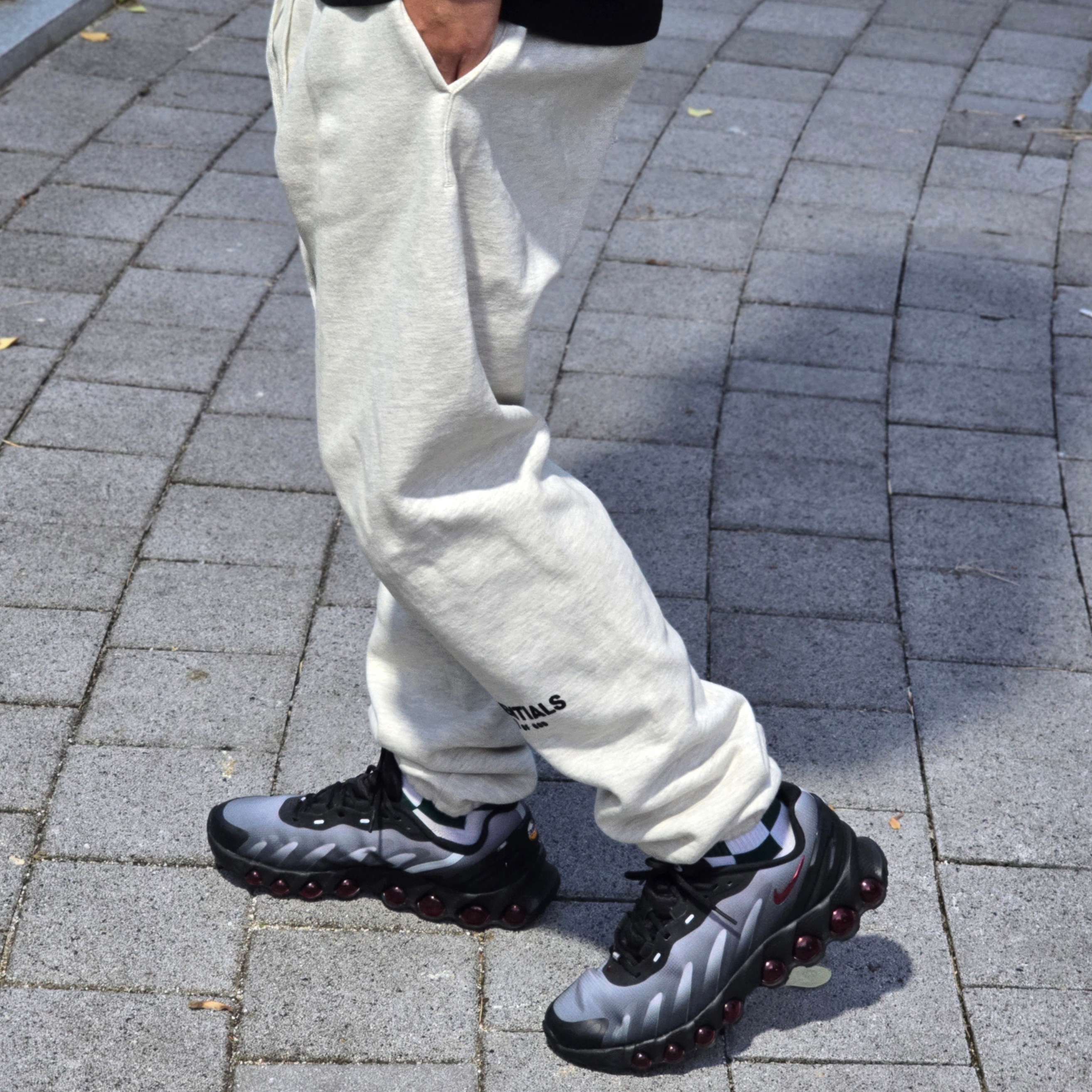 Essentials The Core Collection Sweatpants Light Oatmeal 착용 스타일 - 2