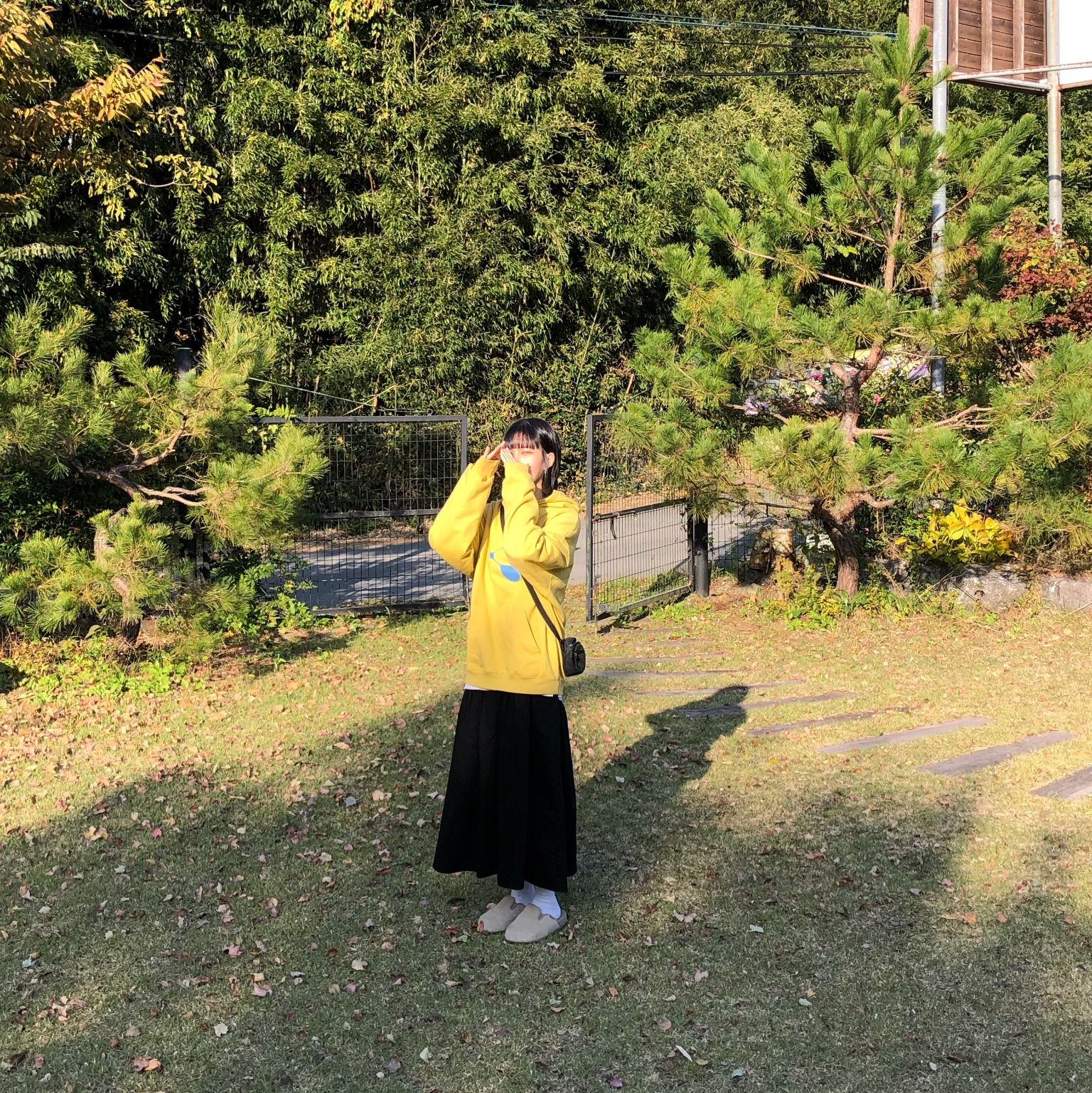 Arc'teryx Mantis 1 Waistpack Black II, Vans MTE Harbor Mule VR3 Khaki 착용 스타일 - 1