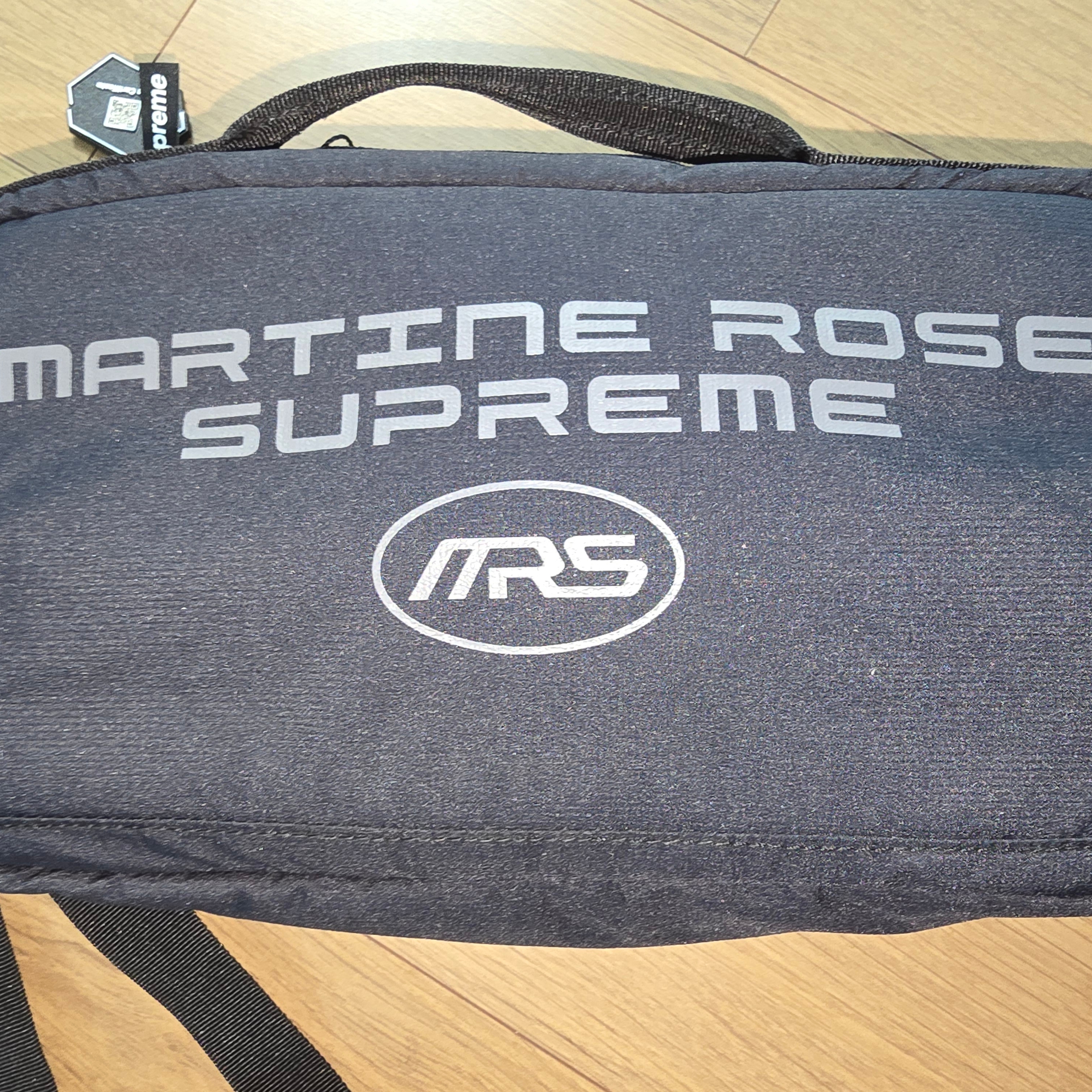 Supreme x Martine Rose Mini Duffle Bag Black - 24FW, Supreme Woven Shoulder Bag Black - 24SS 착용 스타일 - 1