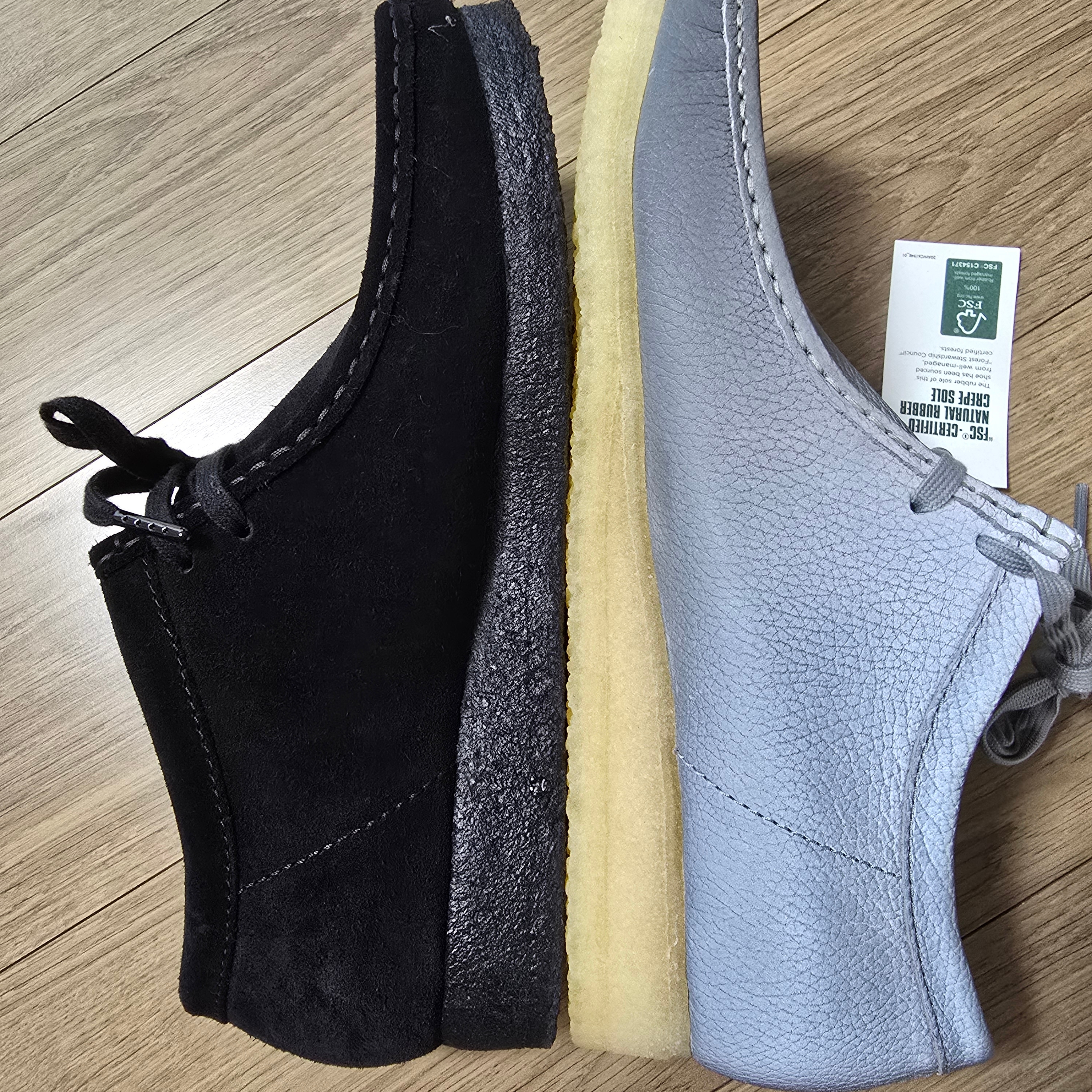 Clarks x Supreme Reflective Wallabee Silver - 25SS 착용 스타일 - 5