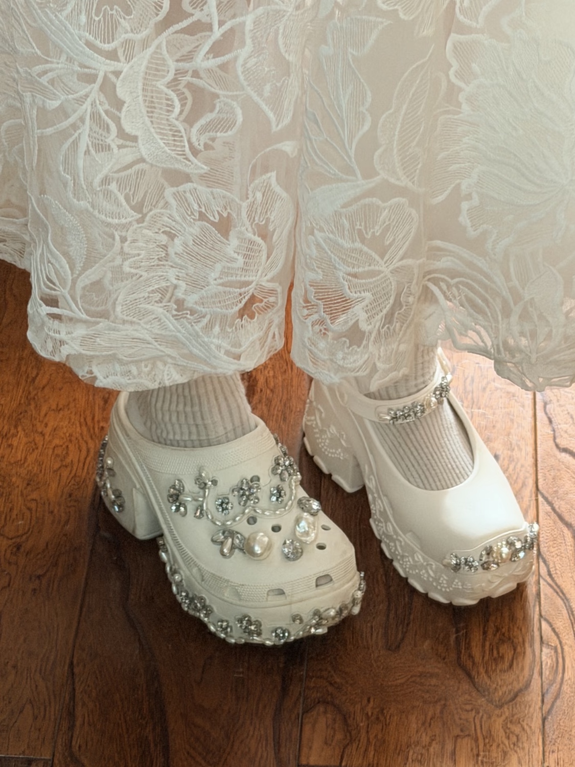 Crocs x Simone Rocha Trailbreak 2 Black, (W) Crocs x Simone Rocha Ballerina Platform Clog Black 착용 스타일 - 6
