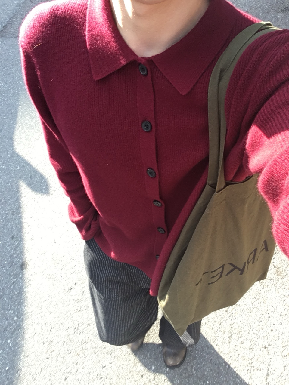 The Coldest Moment TCM Starfish Pin Stripe Pants Black, Arket Canvas Tote Bag Dark Green 착용 스타일 - 2