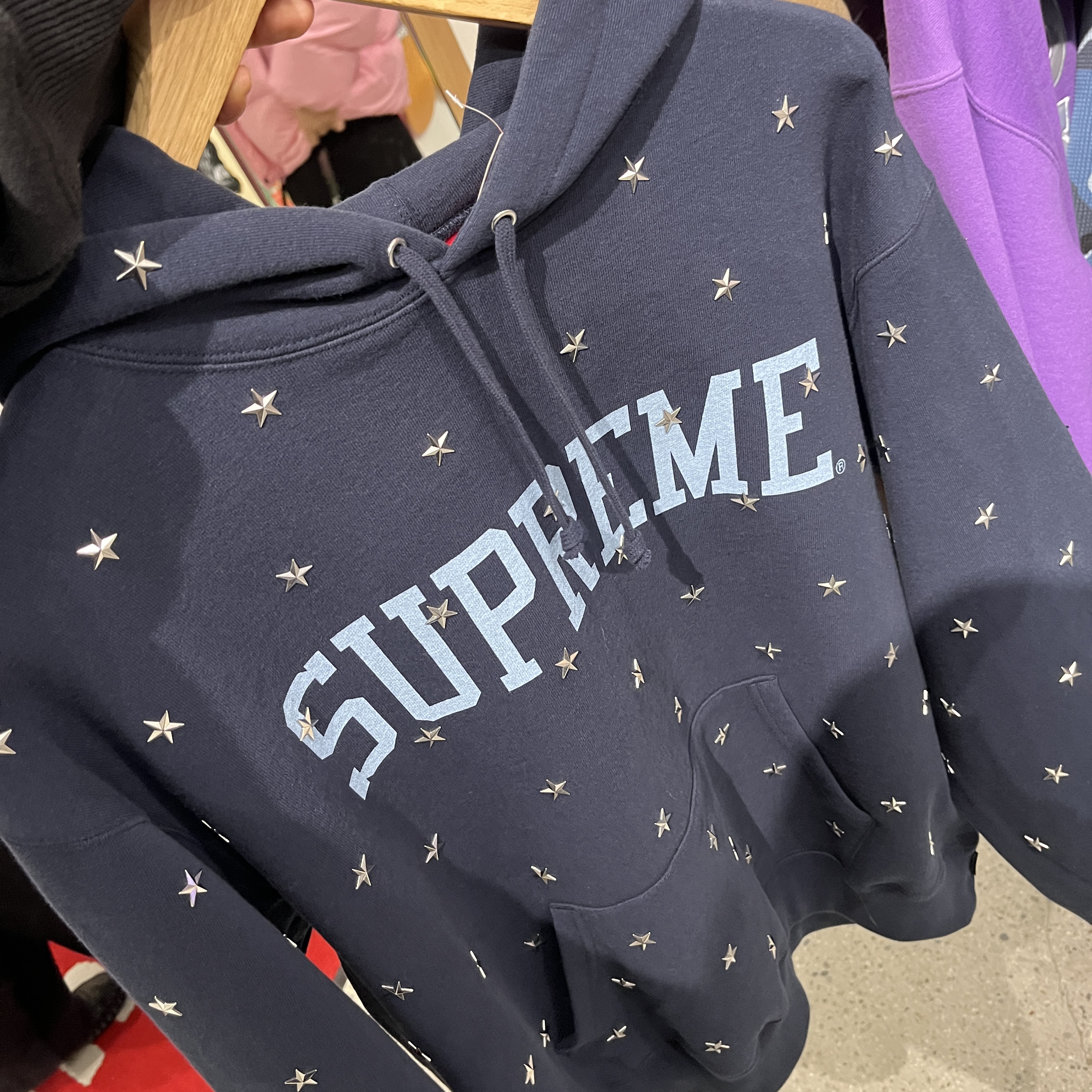Supreme Stars Studded Hooded Sweatshirt Navy - 25FW 착용 스타일