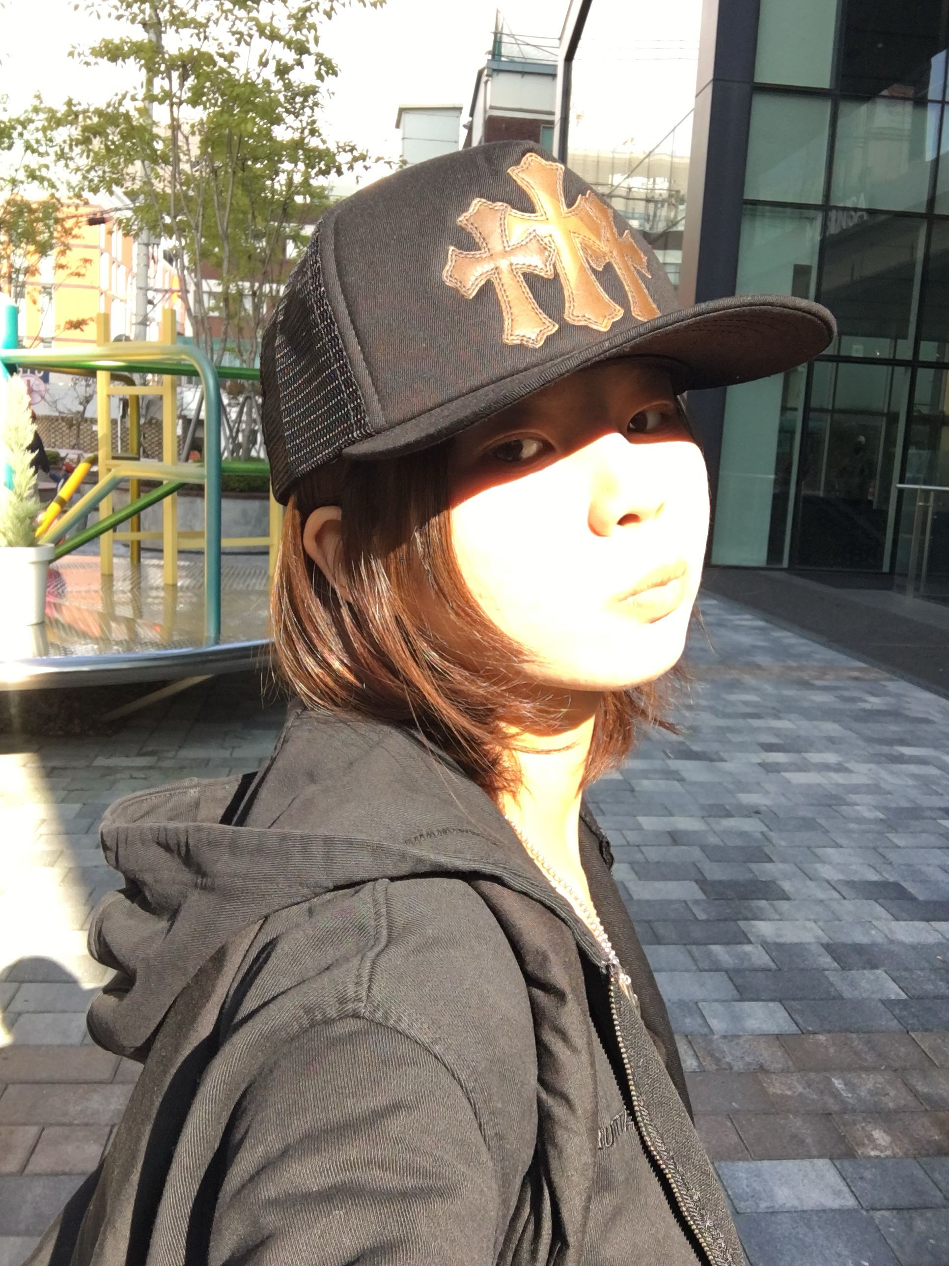 Hansroom Chrome Hearts King Taco Foam Front Mesh Trucker Hat Black Camo 착용 스타일