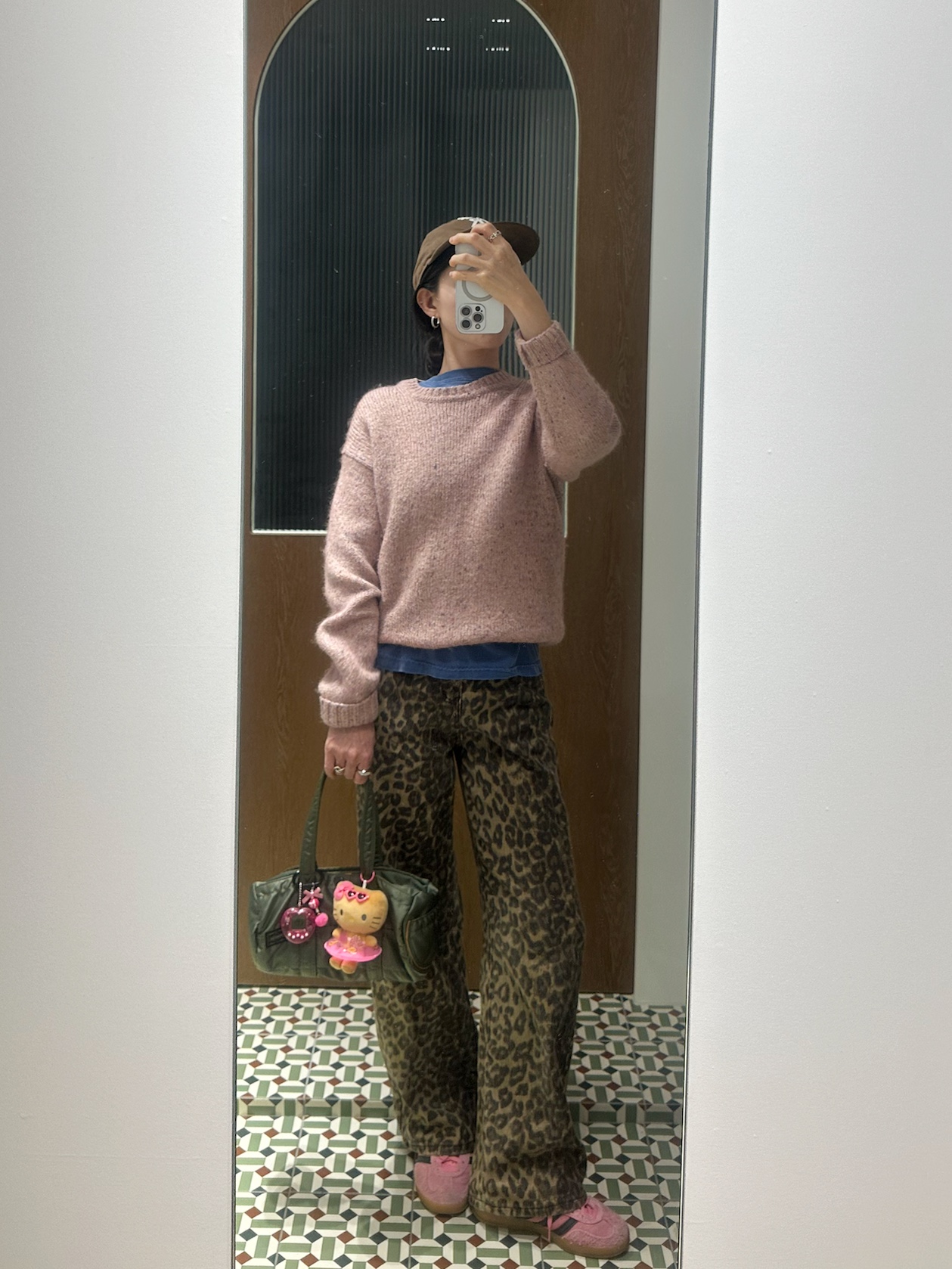 Porter Tanker Duffle Bag S Sage Green, (W) Adidas Gazelle Indoor Bliss Pink 착용 스타일 - 1