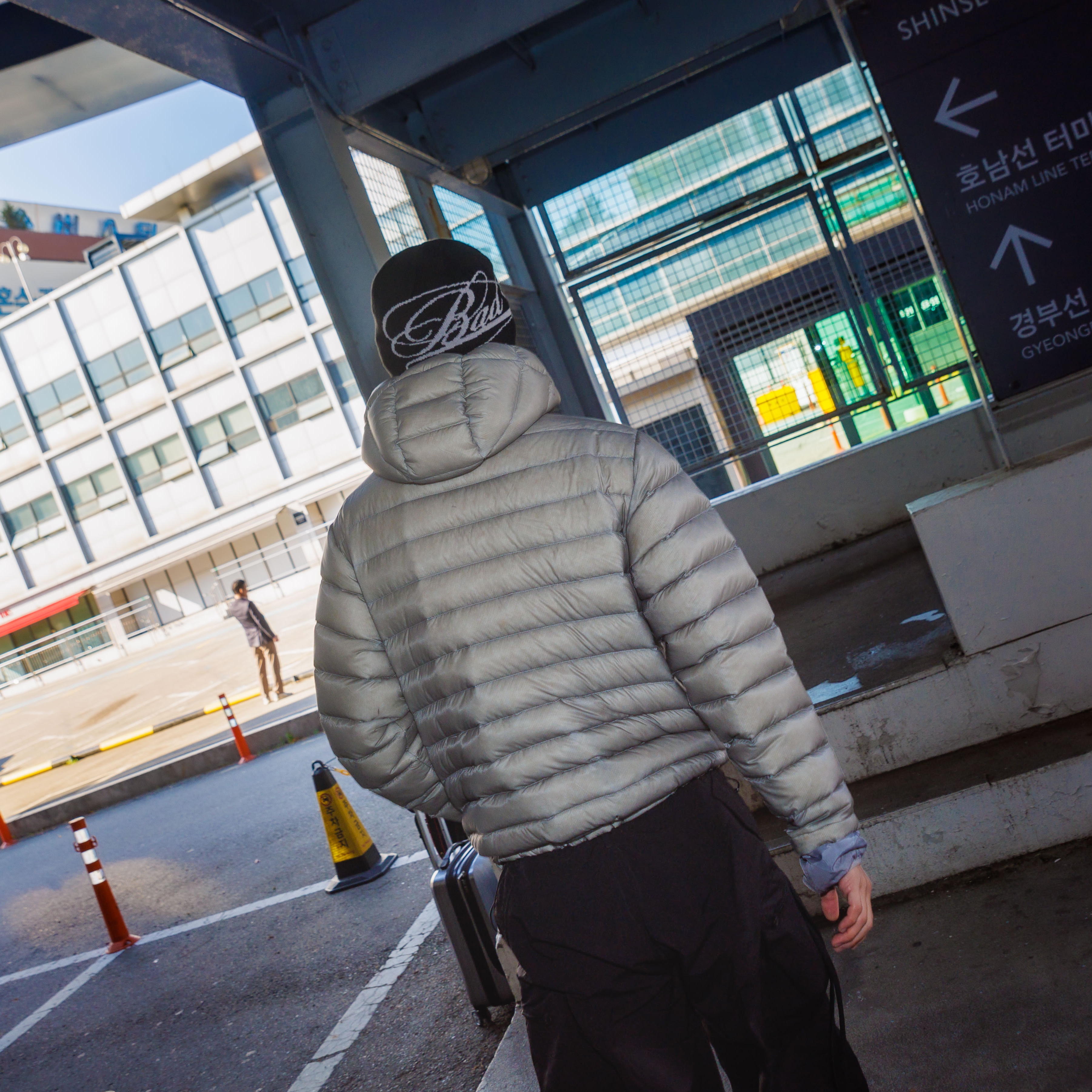Sansan Gear Suffix Puffer Jacket Grey - 24FW 착용 스타일 - 2