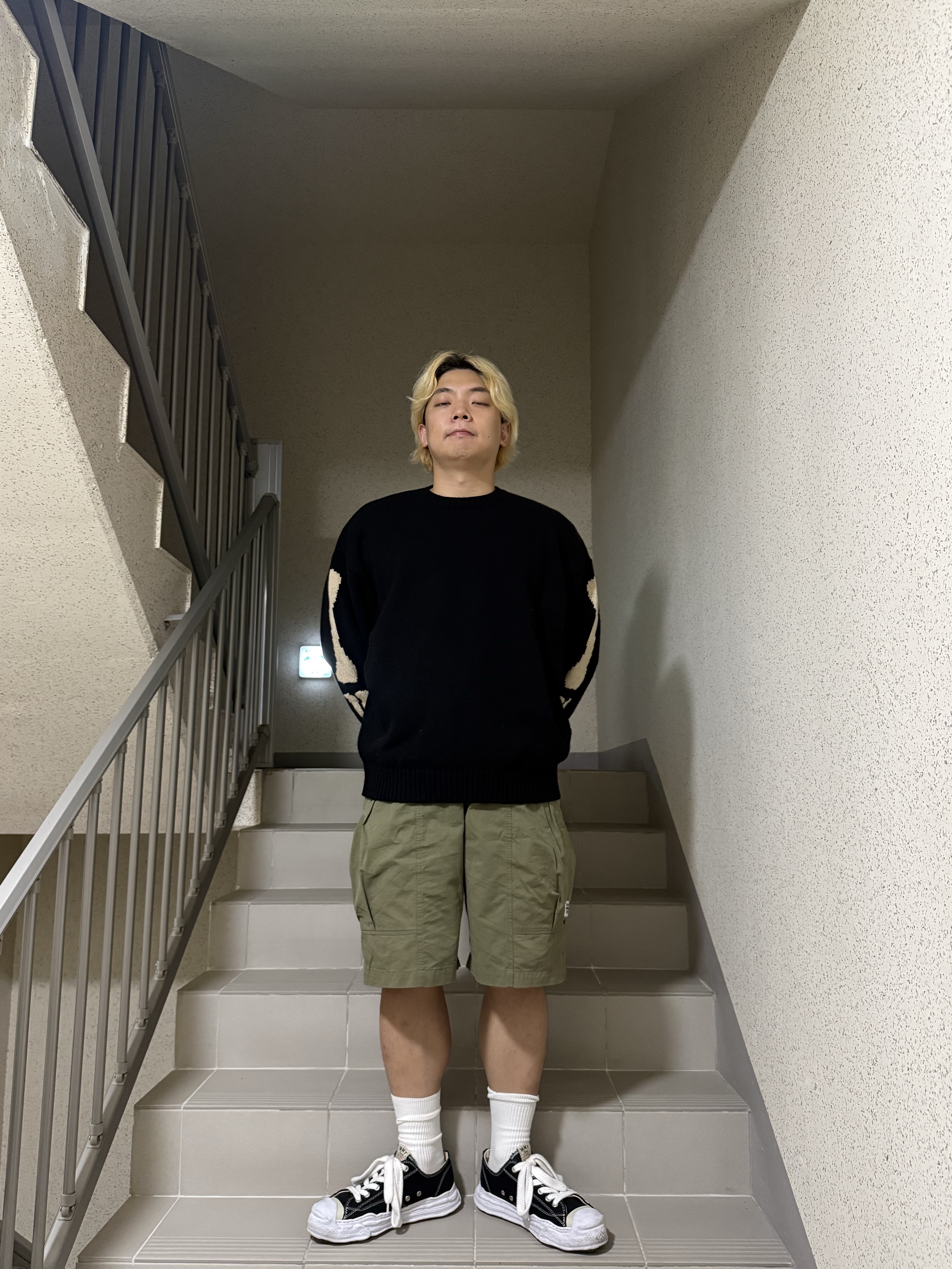 Maison Mihara Yasuhiro Hank OG Sole Canvas Low-top Sneakers Black, Kapital 5G Wool Bone Crewneck Sweater Black 착용 스타일 - 4