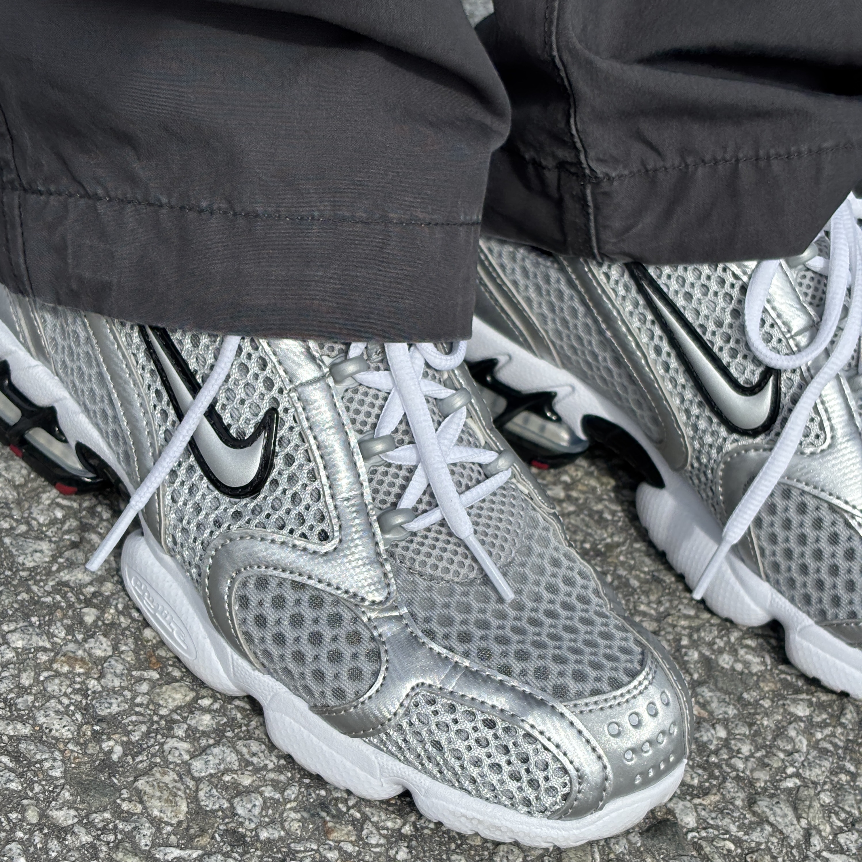 Nike Air Zoom Spiridon Cage 2 Metallic Silver 착용 스타일 - 3