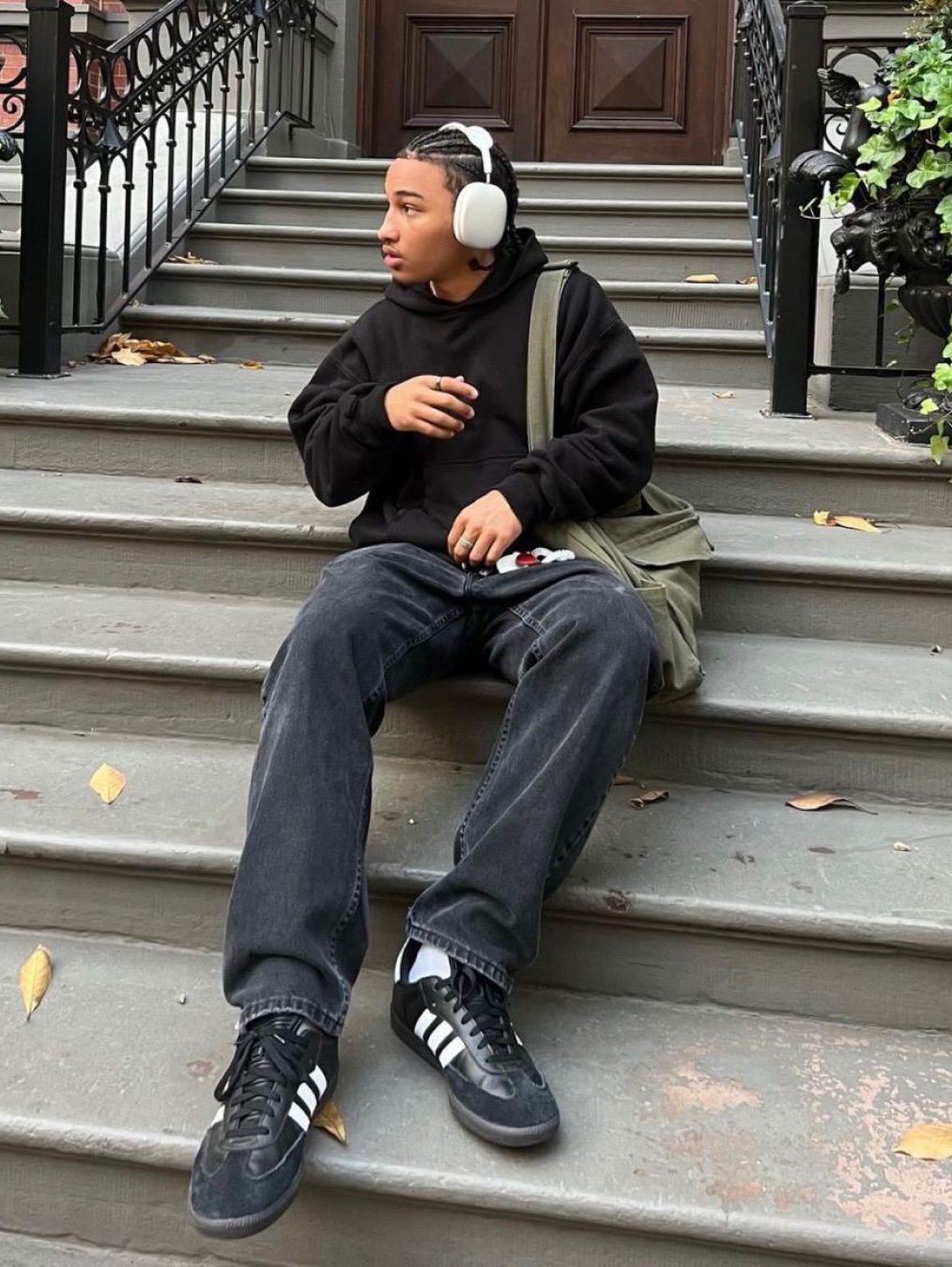 Beats Studio Pro Wireless Over Ear Headphone Black (Korean Ver.), Apple AirPods Max Lightning Silver (Korean Ver.) 착용 스타일 - 6