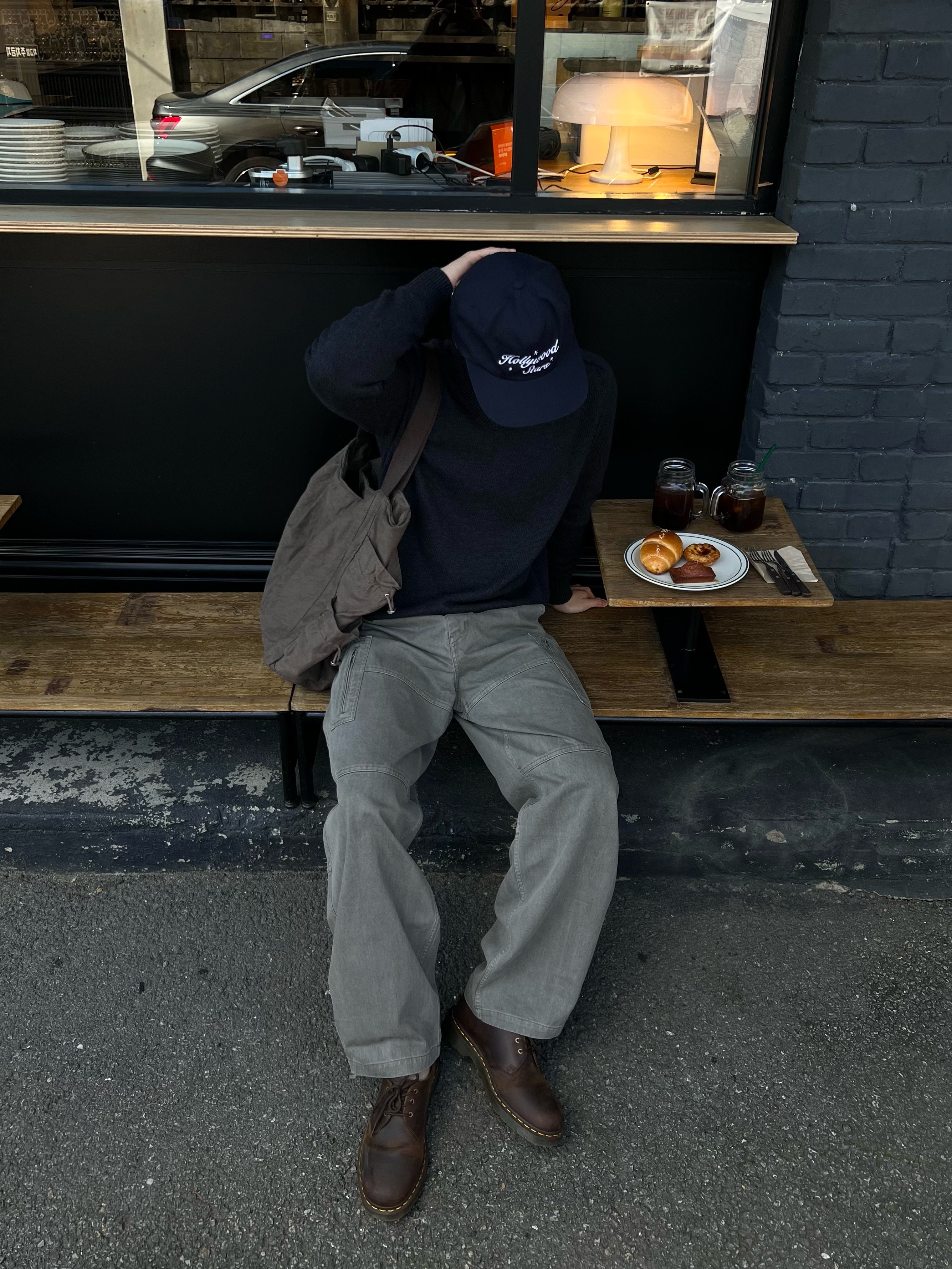 Dr. Martens 1461 Crazy Horse Dark Brown, noun Layered V Neck Knit Charcoal 착용 스타일 - 6