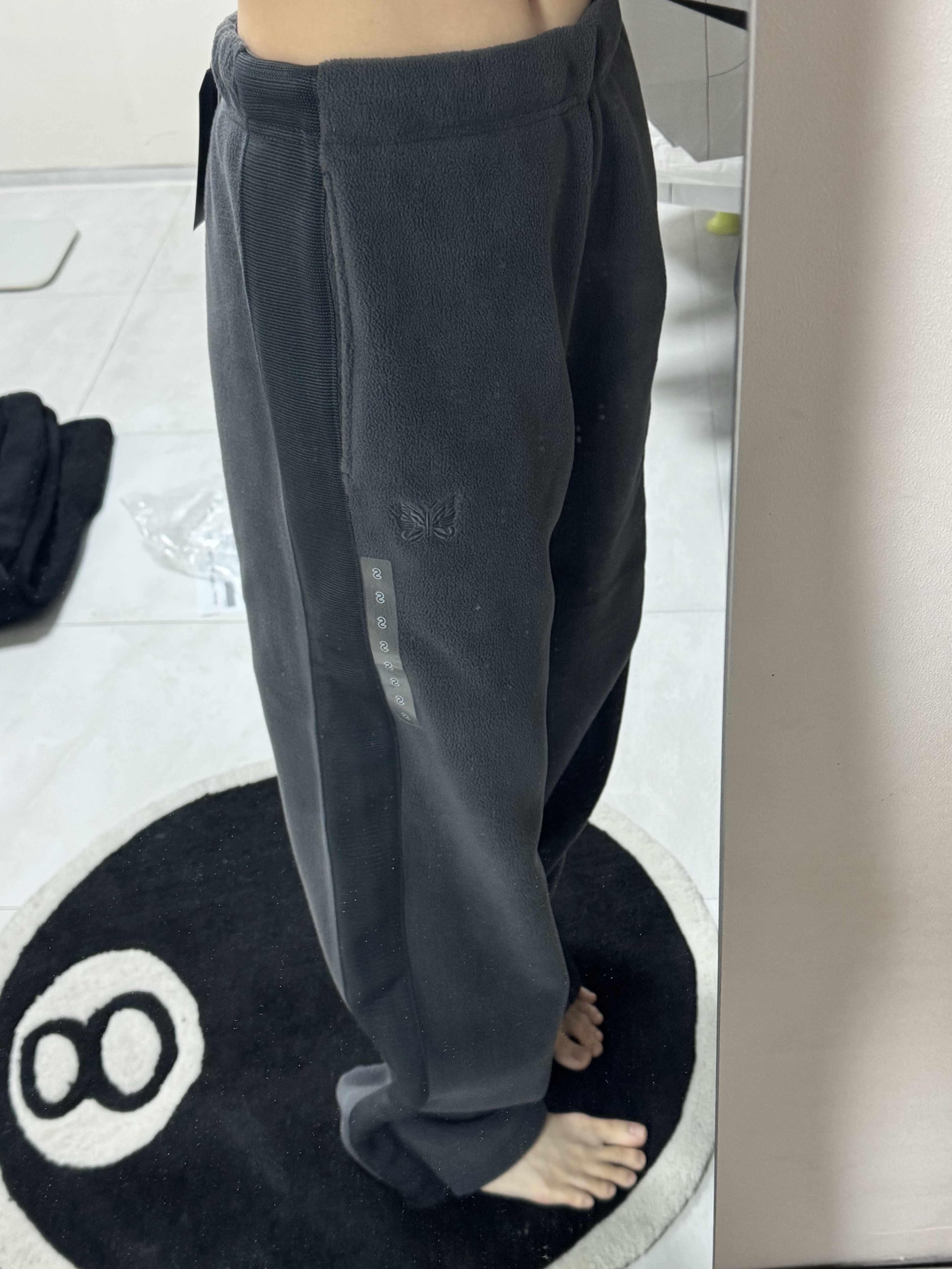Uniqlo x Needles Fleece Wide Pants Longer Length Dark Gray - KR 착용 스타일