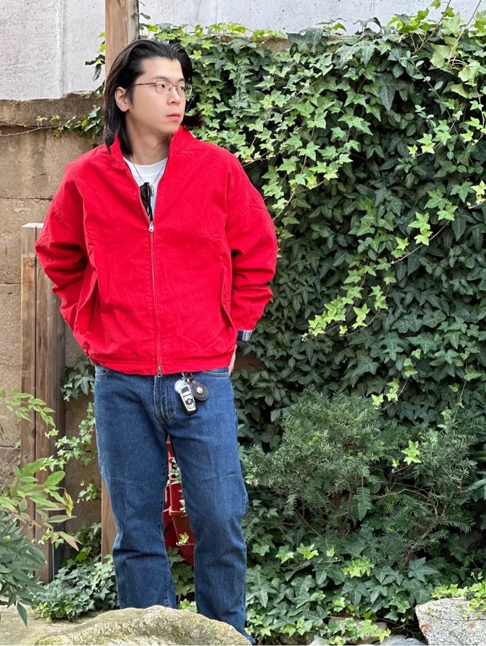 QT8 GARMENTS Washed Oxford Harrington Jacket Red 착용 스타일 - 4
