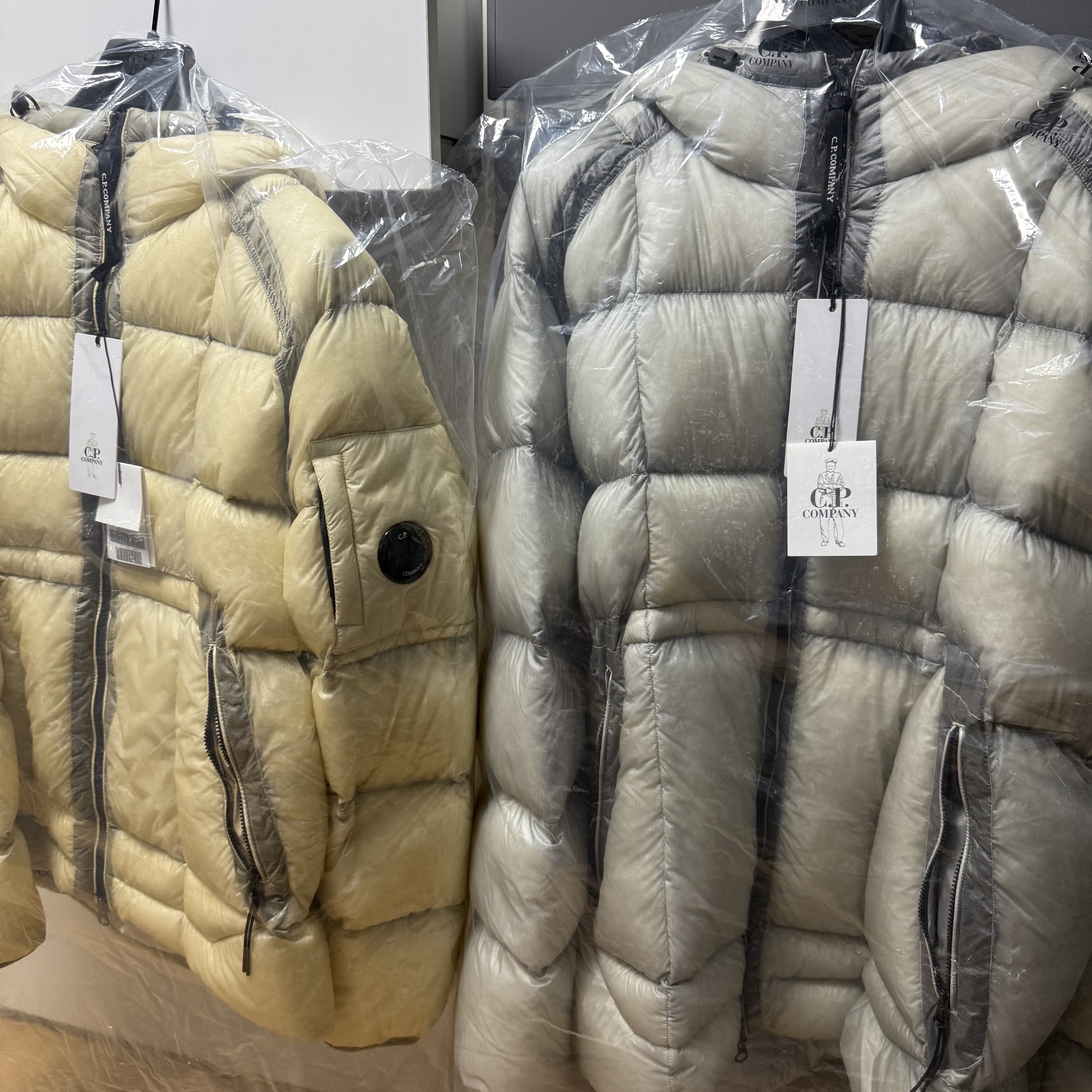 C.P. Company Korea Exclusive D.D. Shell Hooded Down Jacket Lunar Rock - 25FW, C.P. Company D.D. Shell Hooded Down Jacket Pistachio Shell Beige - 25FW 착용 스타일