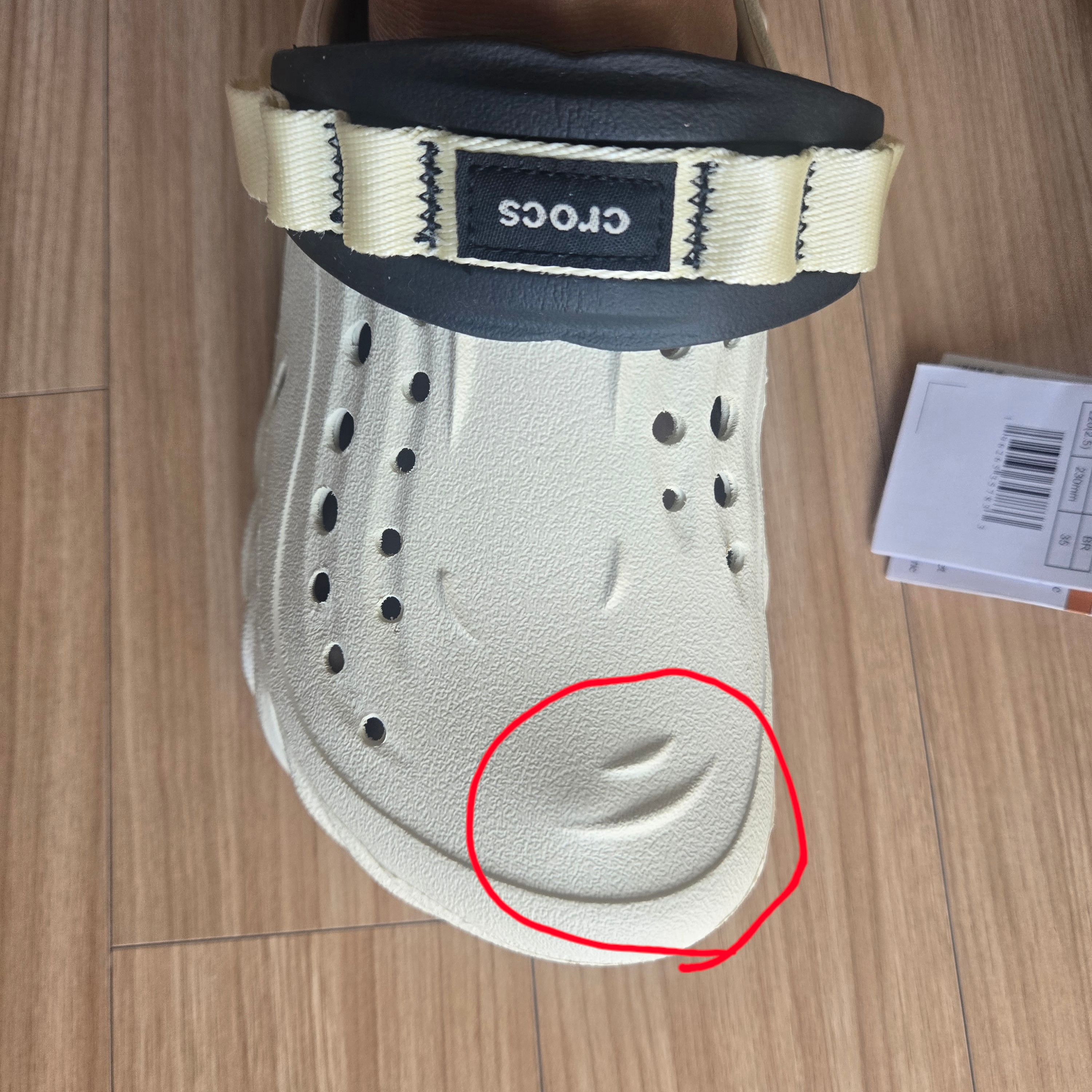 Crocs Echo Clog Bone Black 착용 스타일 - 1