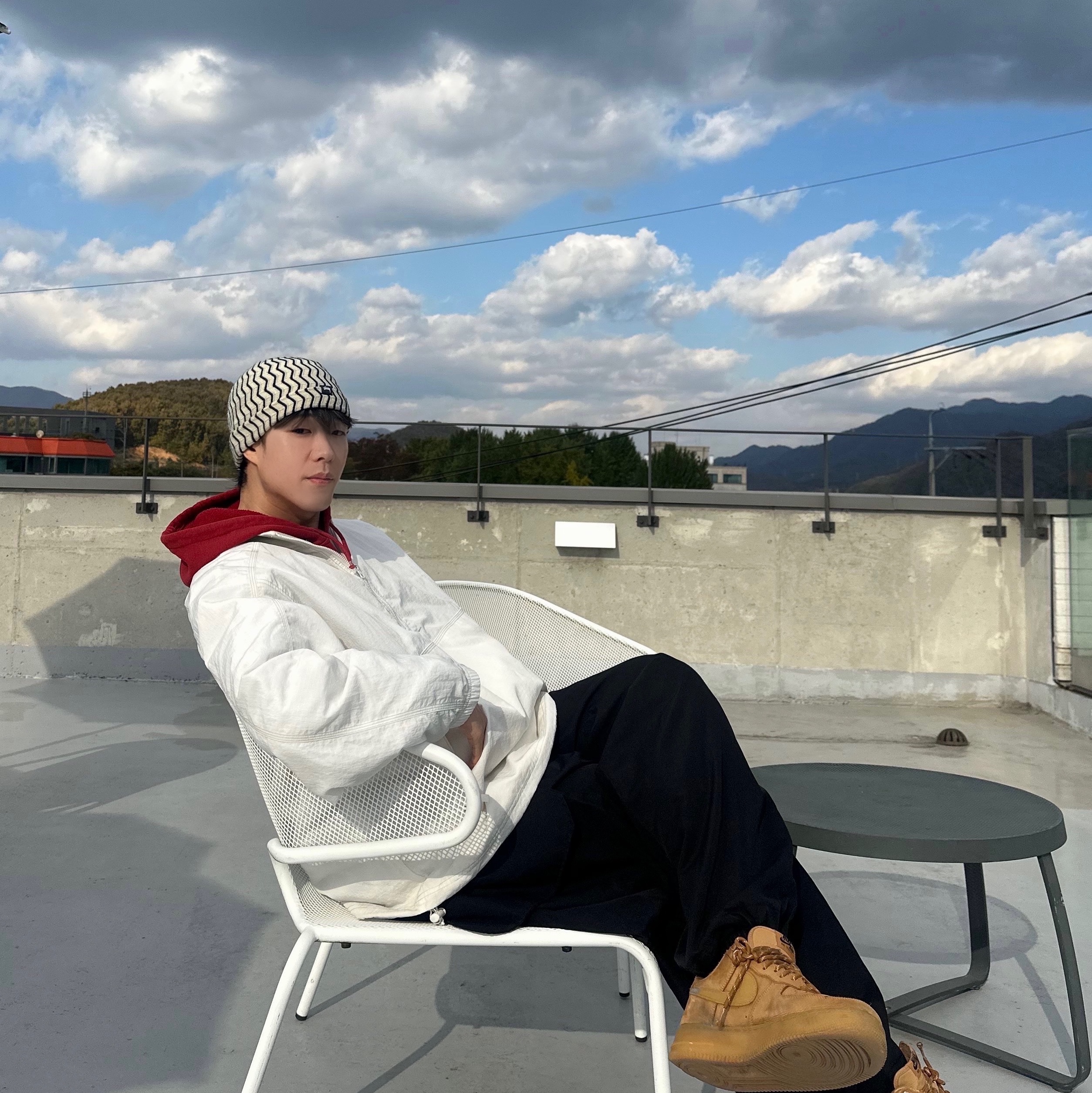 Supreme x Nike Ripstop Pullover White - 24SS, Nike Air Force 1 '07 WB Flax 착용 스타일 - 3