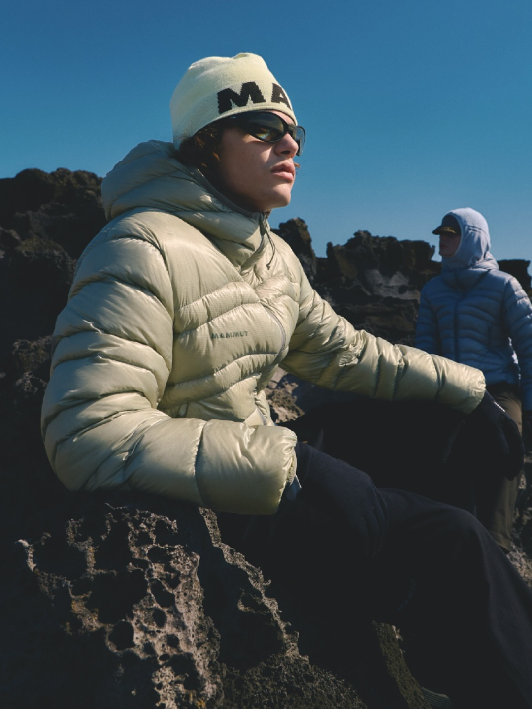 Montbell Superior Down Jacket Black, The North Face Matier EX RDS Down Hoodie Black 착용 스타일 - 5